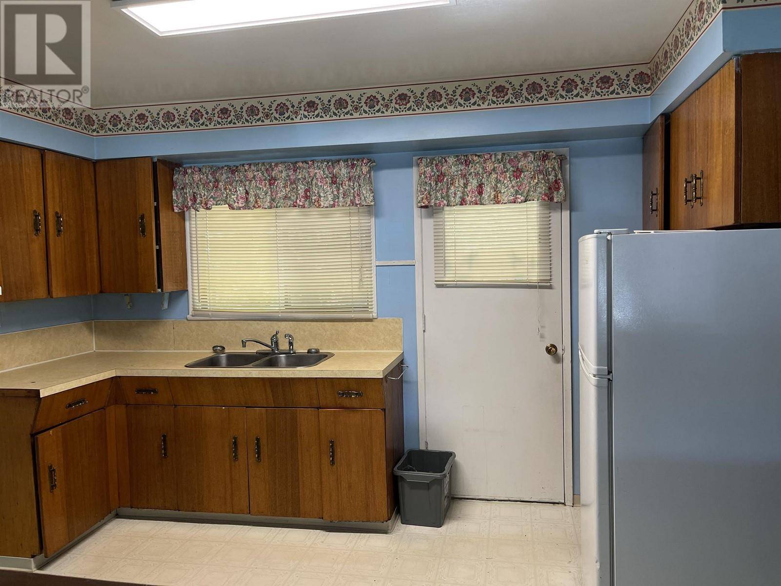 Port Coquitlam, BC V3C1T9,2155 RINDALL AVENUE