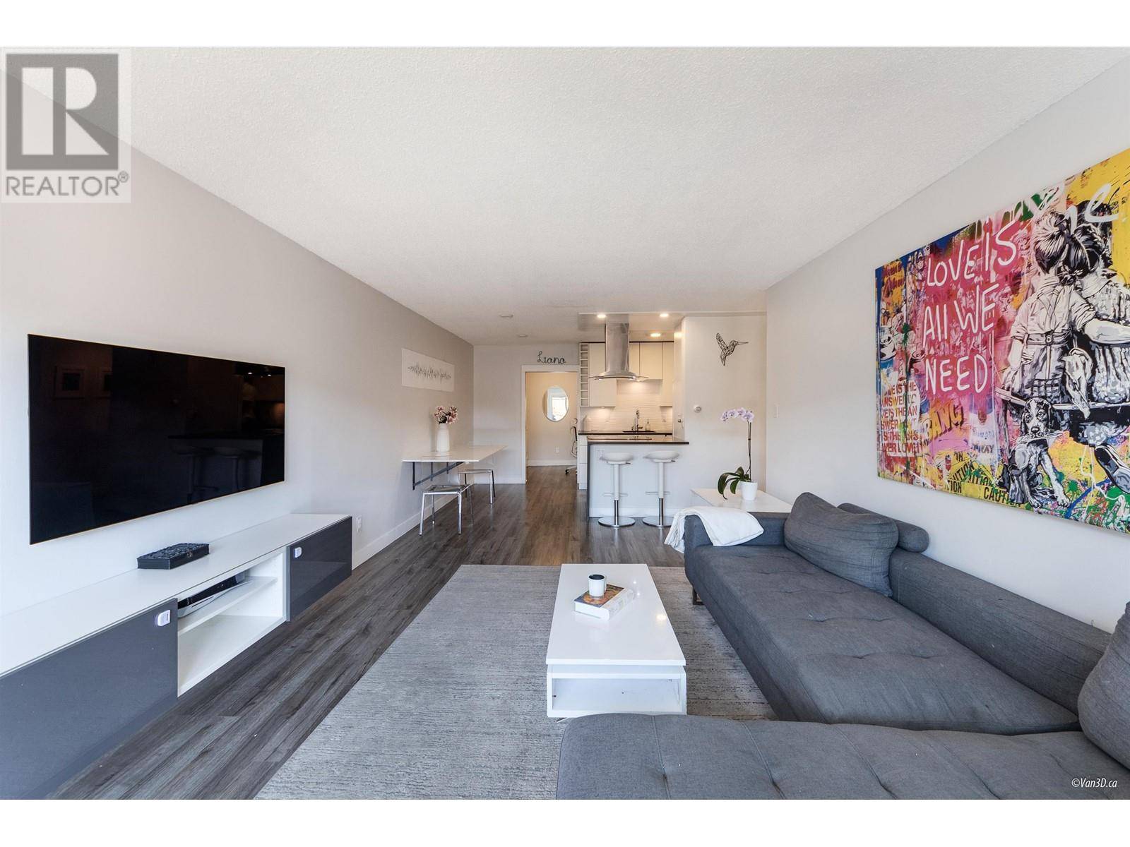 North Vancouver, BC V7M1E9,225 West 3RD ST #101