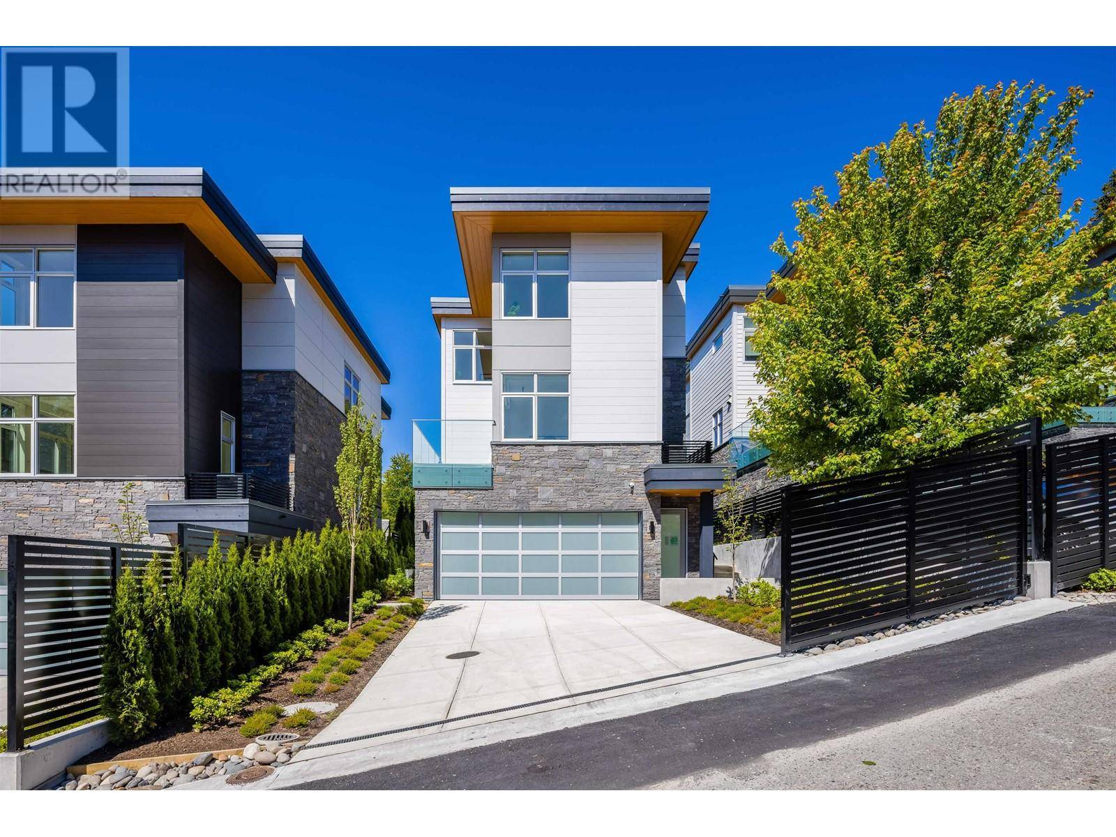 West Vancouver, BC V7T1J1,584 ARTHUR ERICKSON PLACE