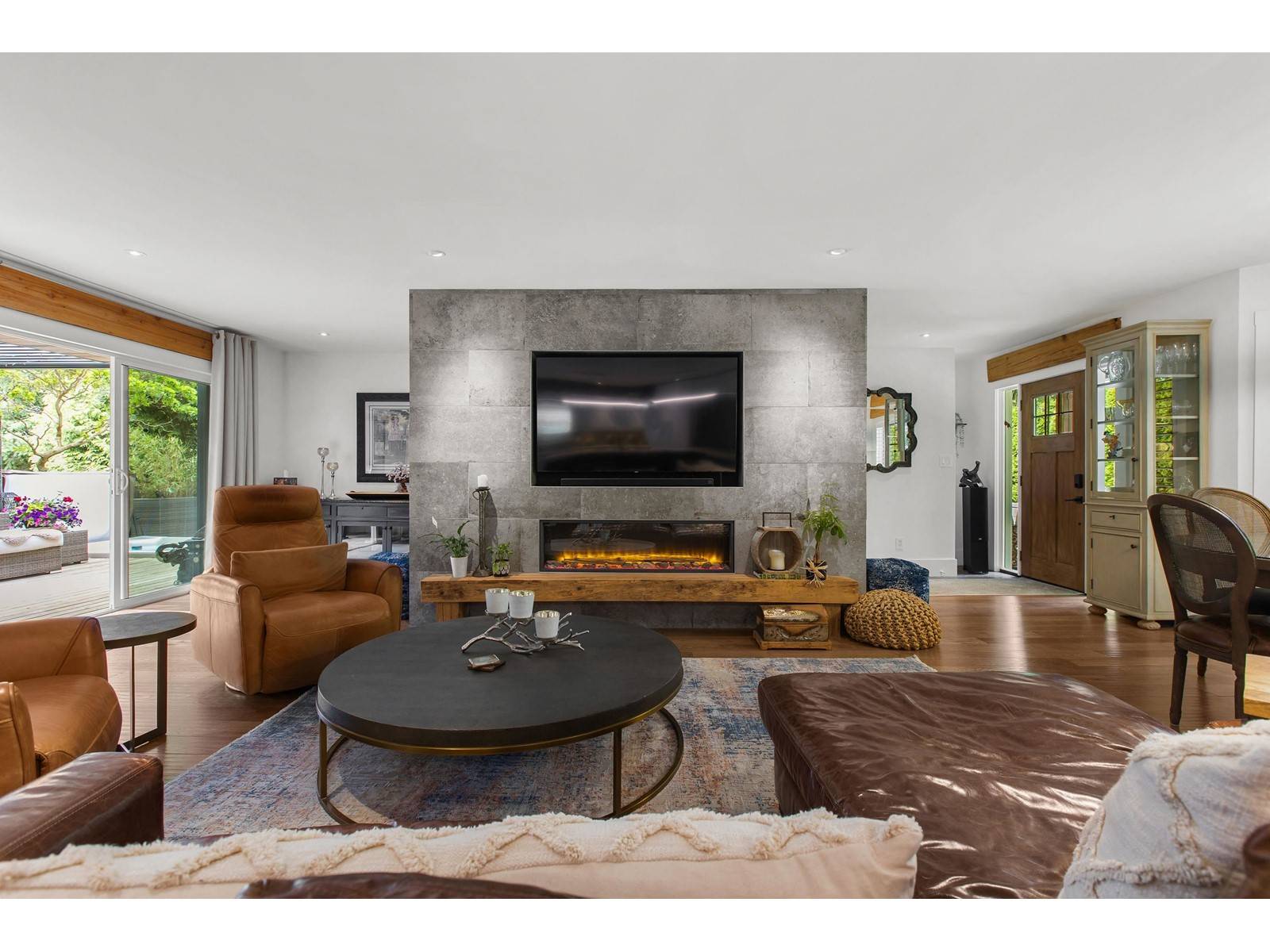 Surrey, BC V4A3W2,2413 128 STREET