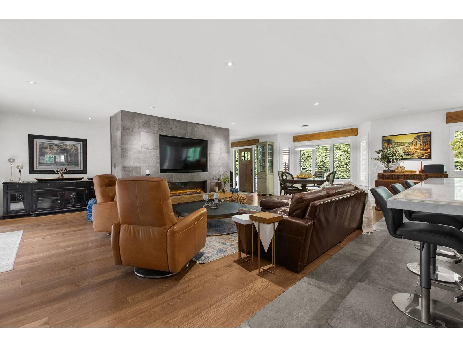Surrey, BC V4A3W2,2413 128 STREET
