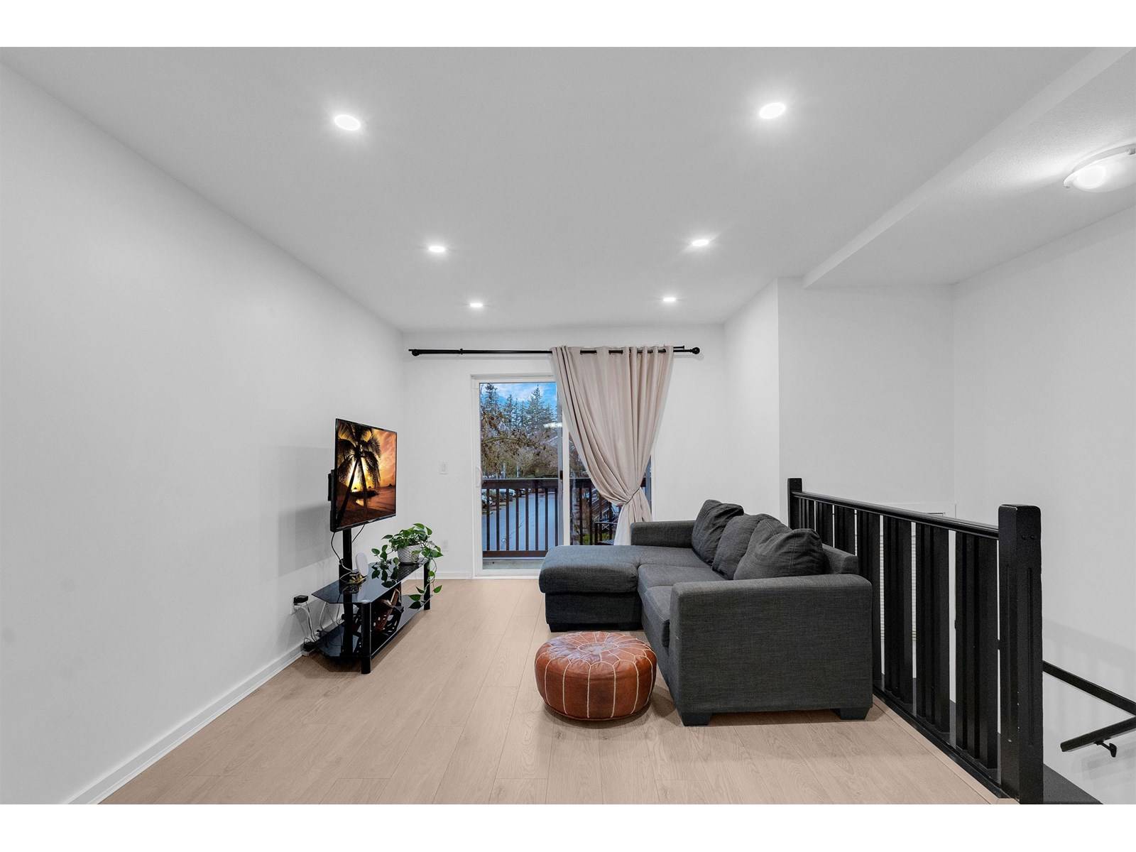 Surrey, BC V3Z2B3,15236 36 #162