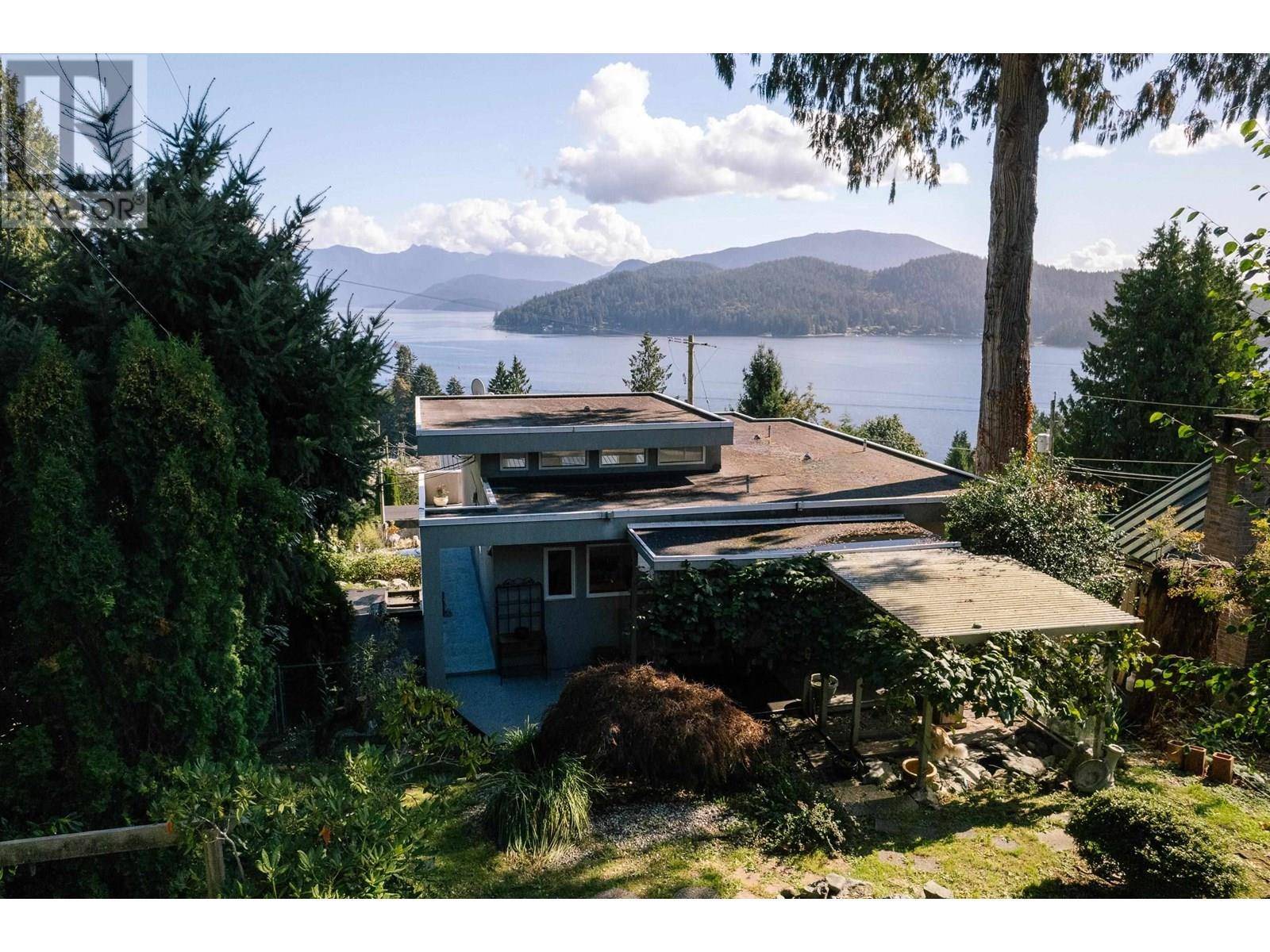 Gibsons, BC V0N1V1,511 CENTRAL AVENUE