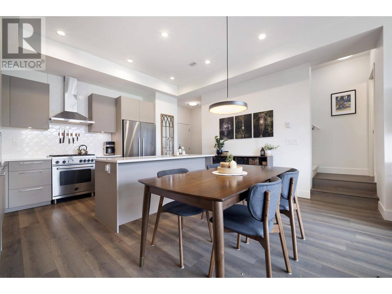 Port Moody, BC V3H0K4,2315 ST JOHNS STREET