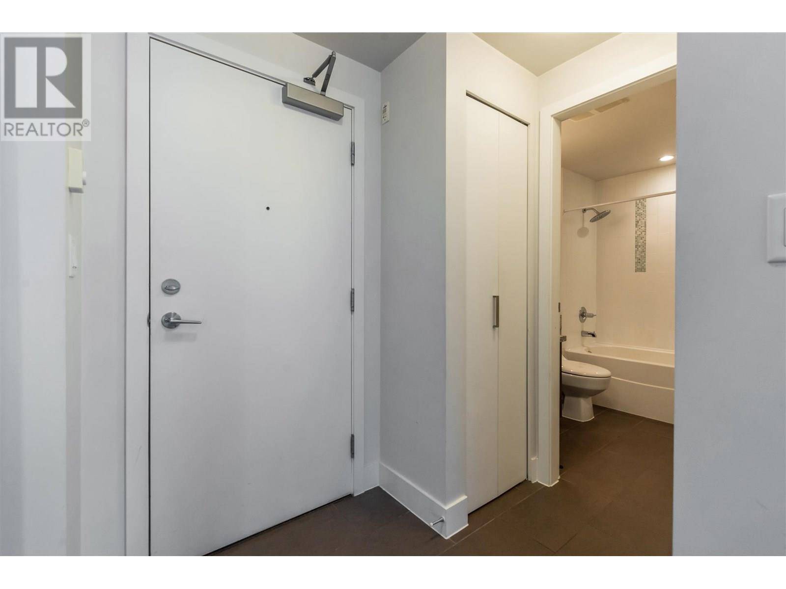 Coquitlam, BC V3B0B5,2957 GLEN DR #209