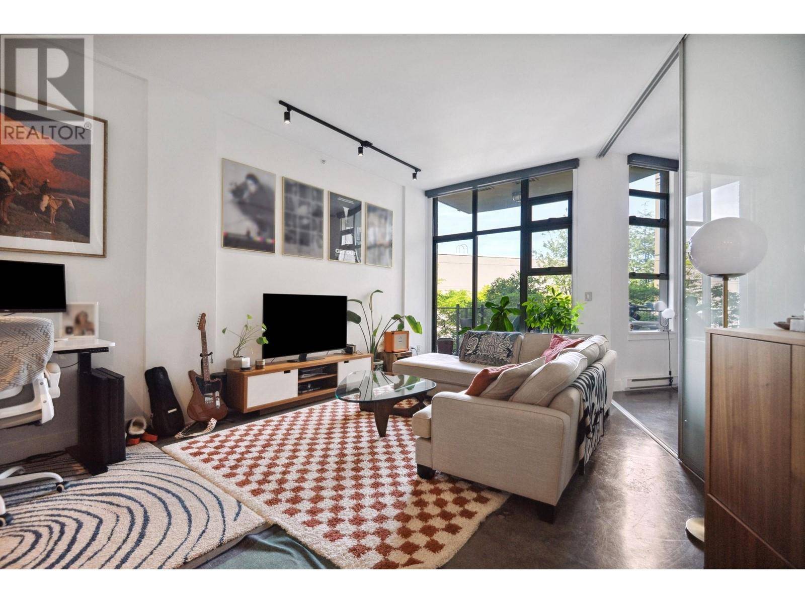 Vancouver, BC V5T4V7,2635 PRINCE EDWARD ST #209
