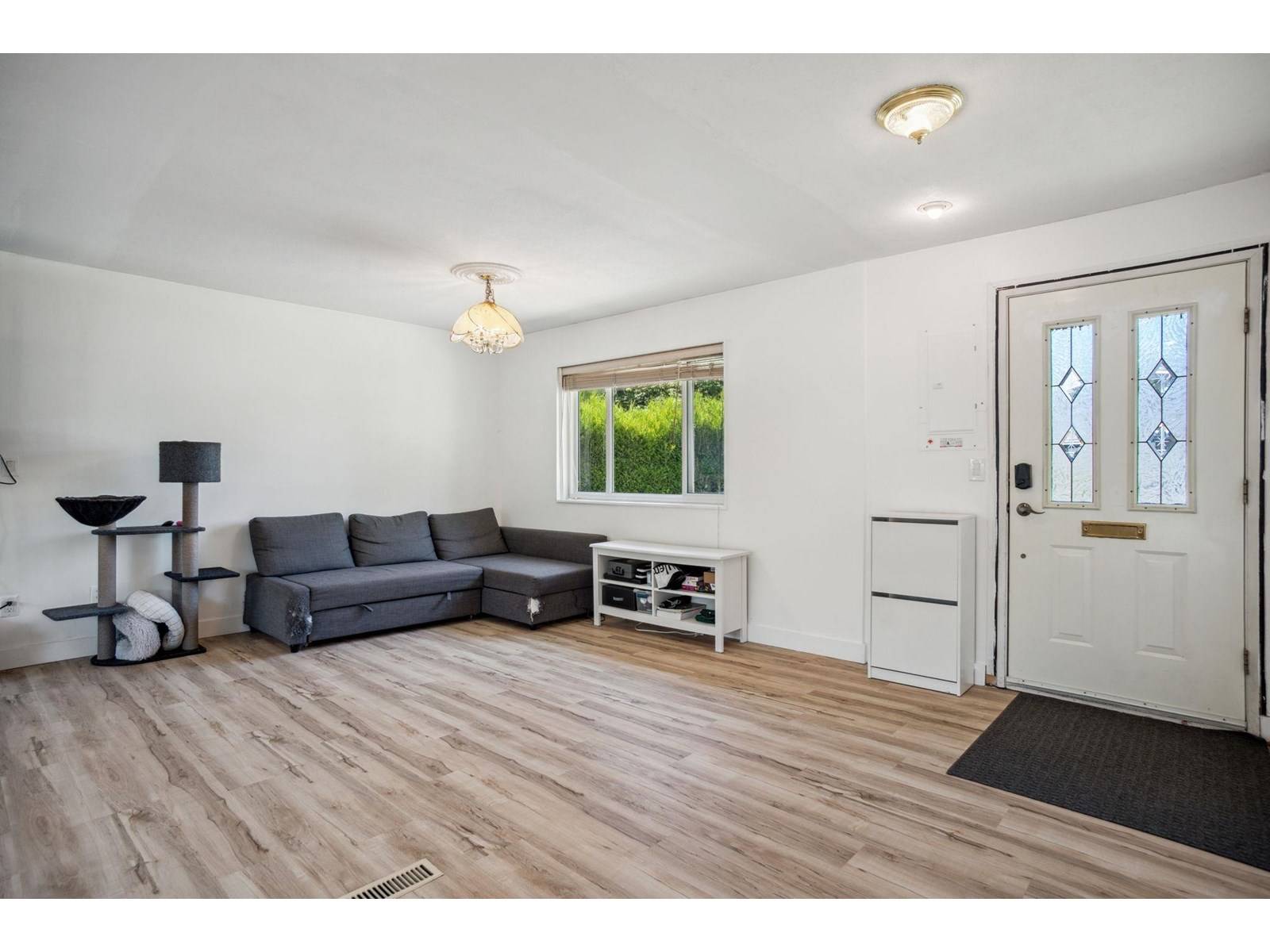 Surrey, BC V3R6T7,15237 HUMMINGBIRD PLACE
