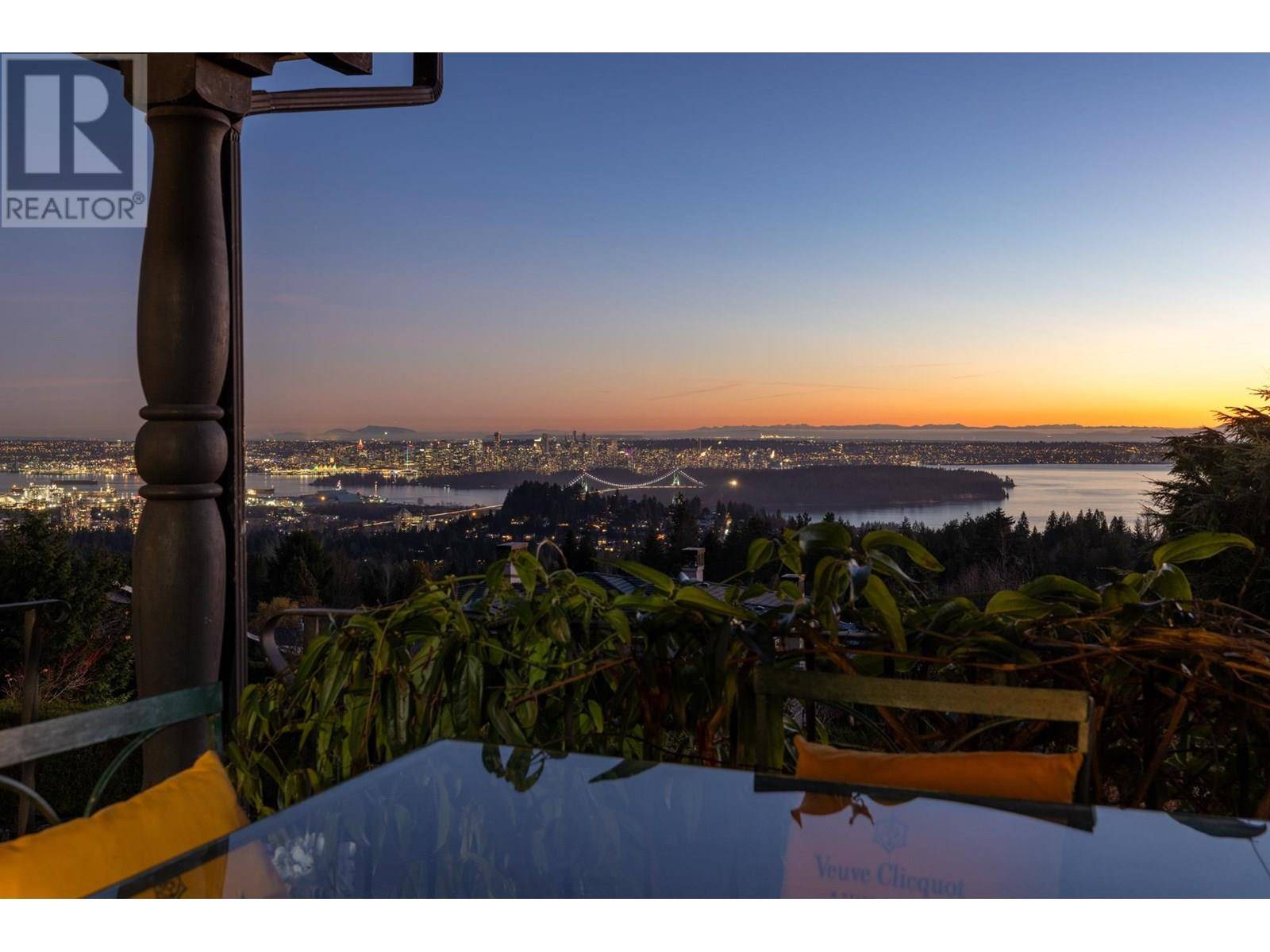 West Vancouver, BC V7S1S6,985 KING GEORGES WAY