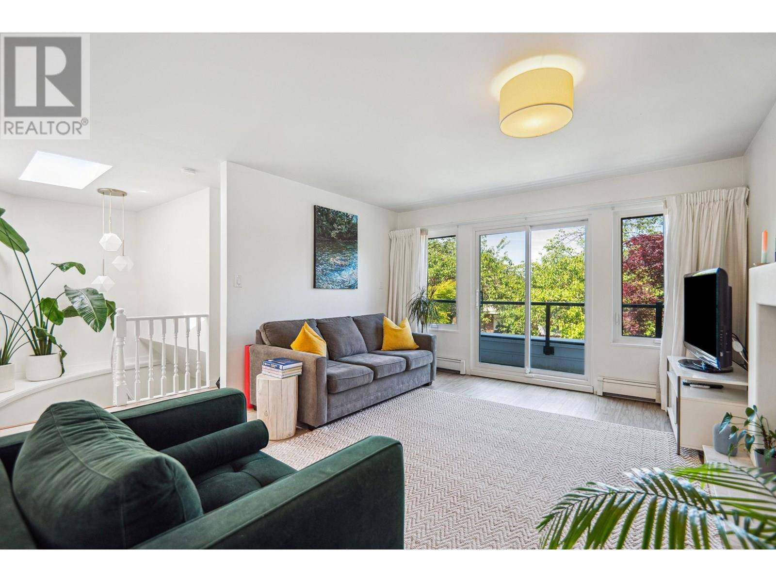 Vancouver, BC V5V4M3,4334 ST. CATHERINES STREET