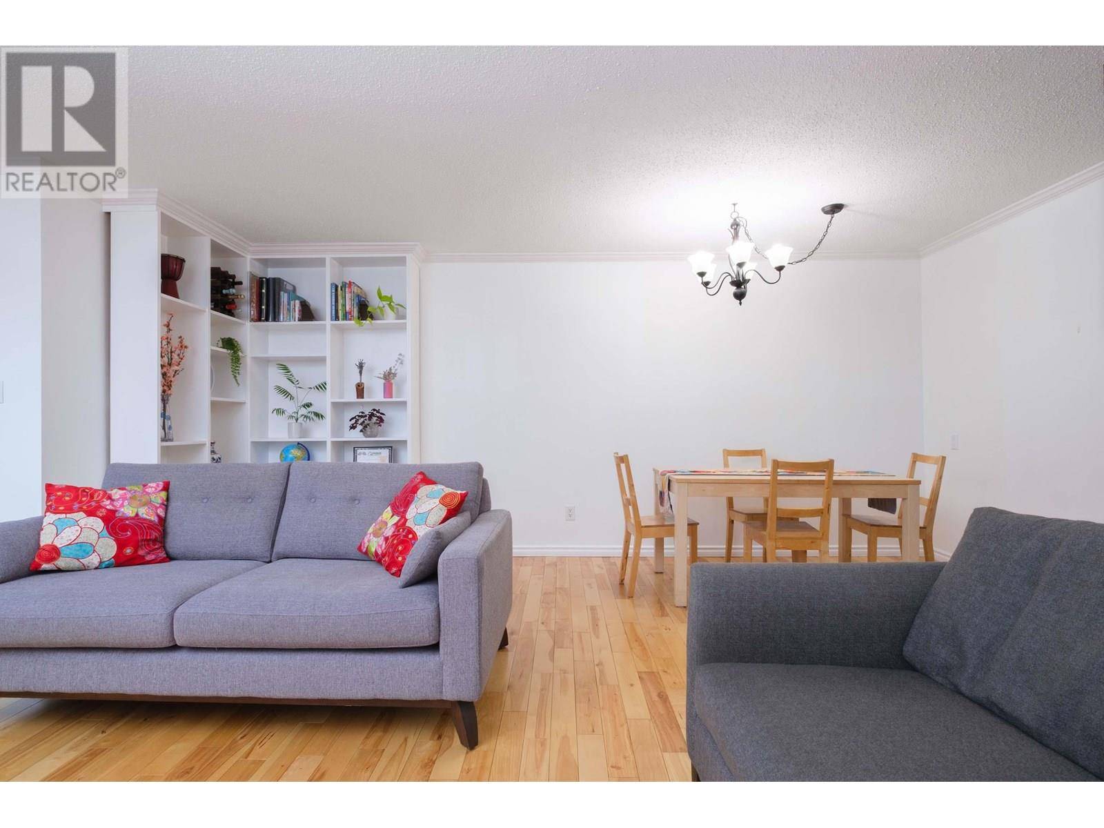 North Vancouver, BC V7J2H6,829 OLD LILLOOET ROAD