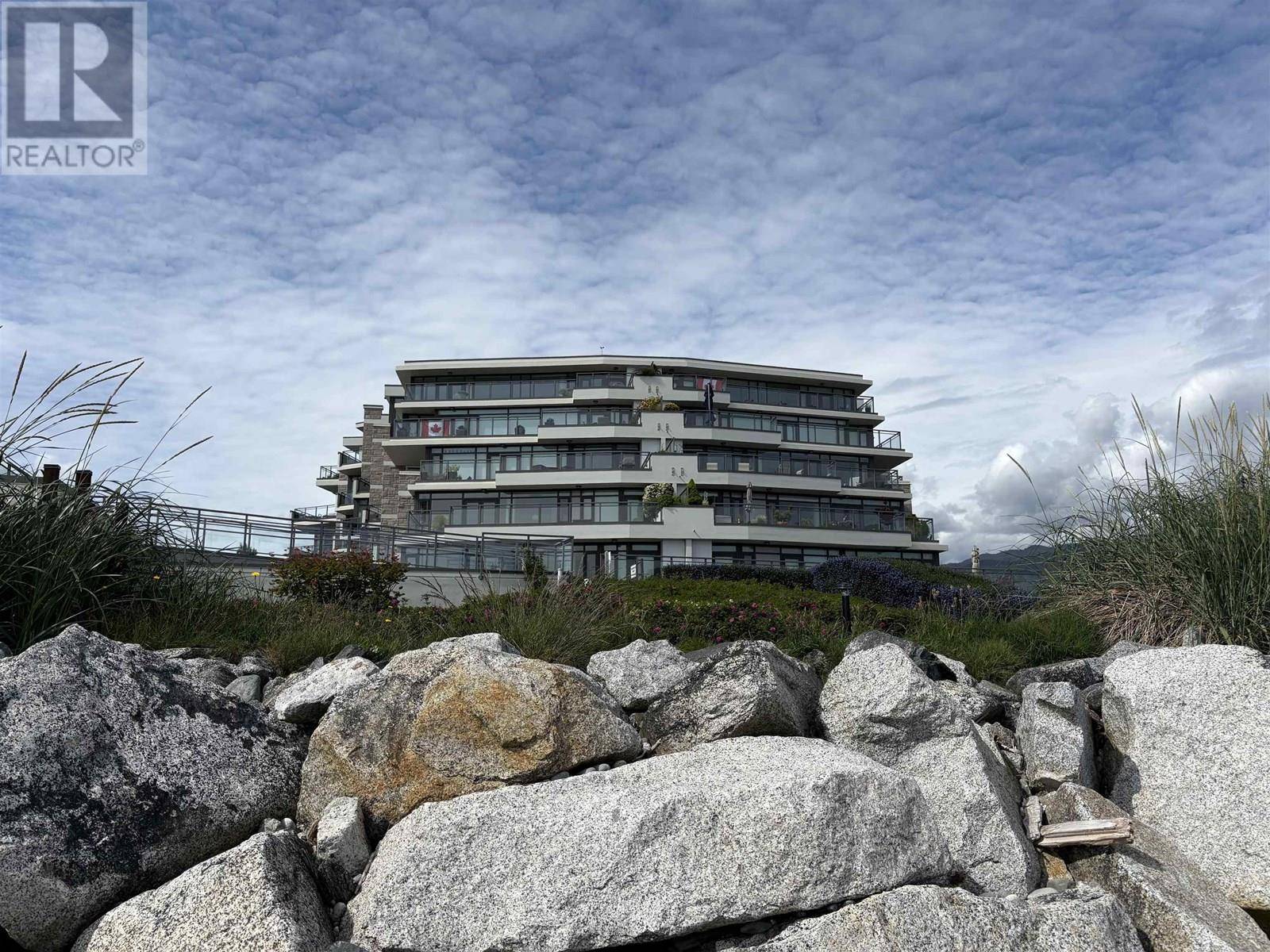 Sechelt, BC V7Z0J2,5665 TEREDO ST #212