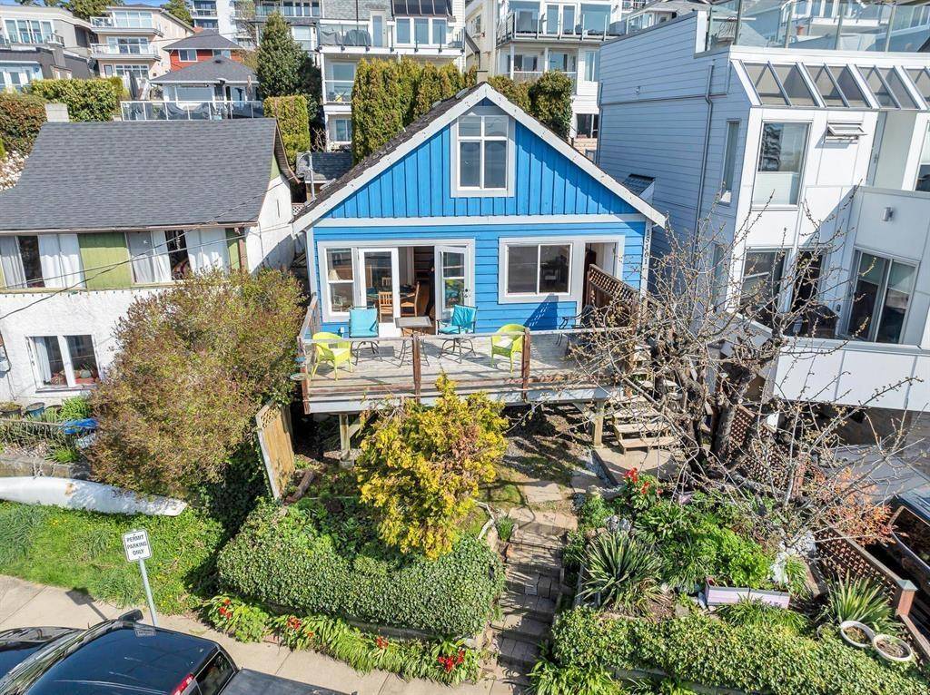 White Rock, BC V4B1G5,15161 VICTORIA AVENUE