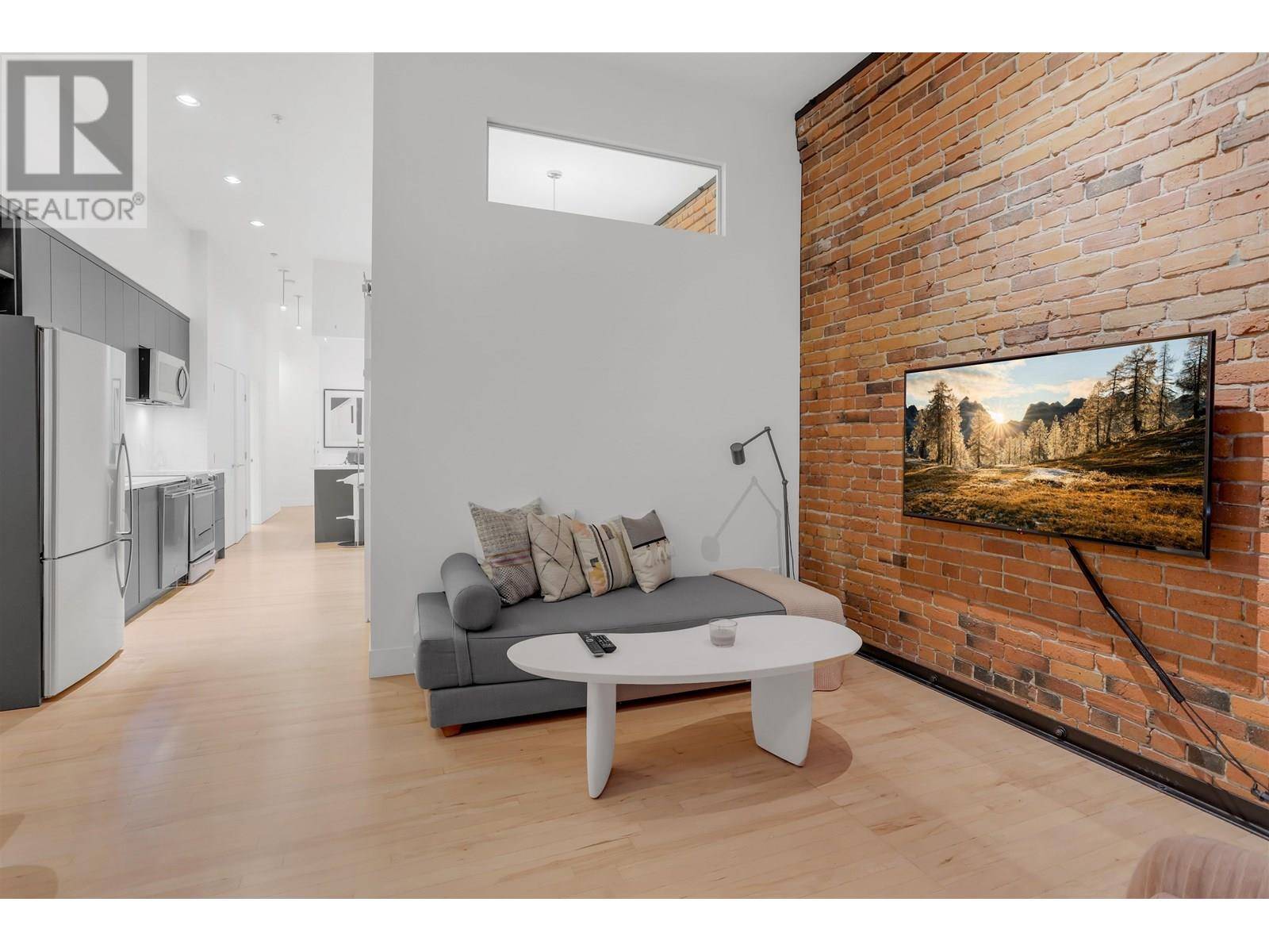 Vancouver, BC V6B1B8,345 WATER ST #201