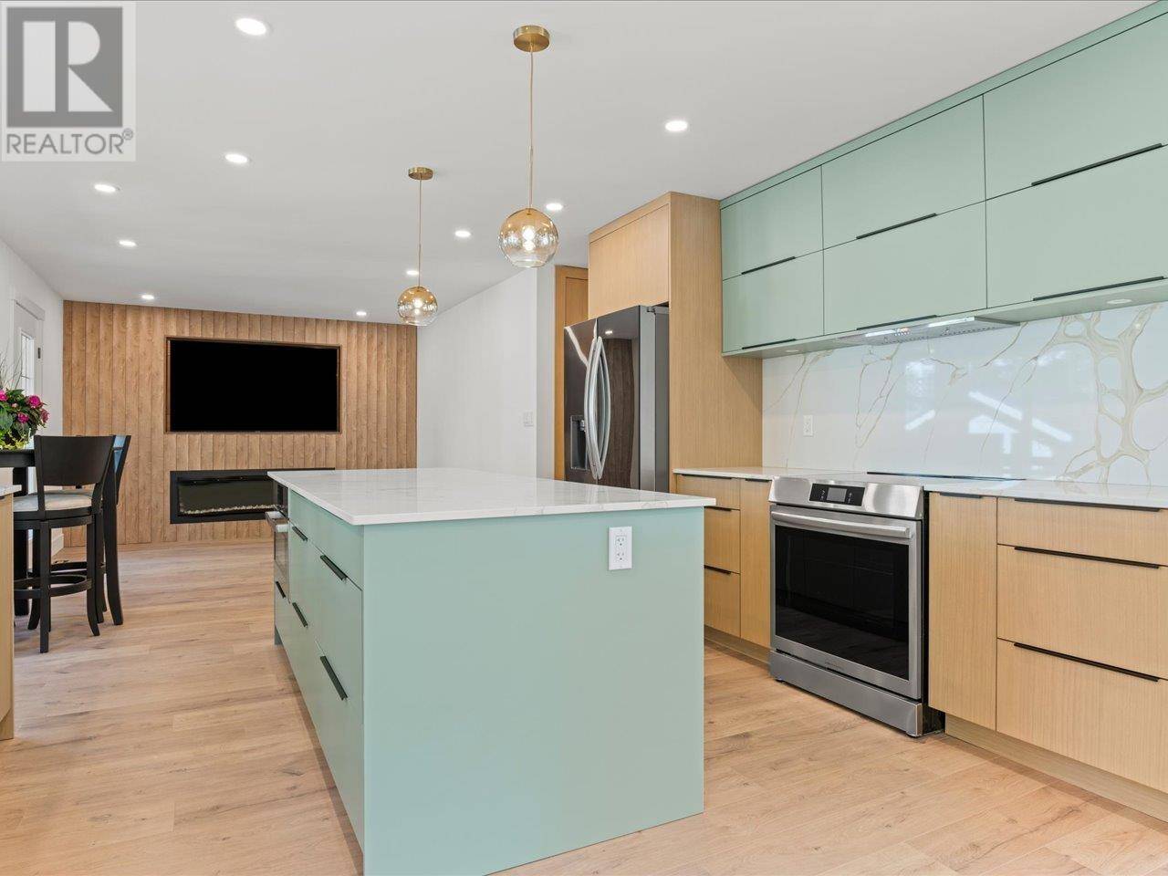 Port Coquitlam, BC V3C5Y5,1135 SETTLERS COURT