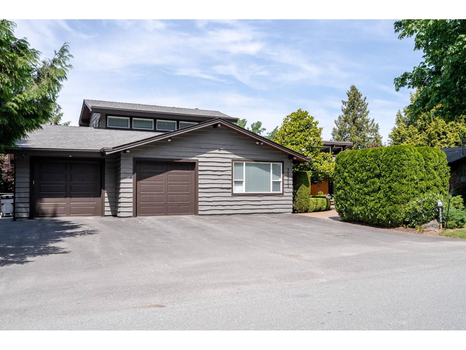Abbotsford, BC V4X1W7,32923 CLAYBURN ROAD