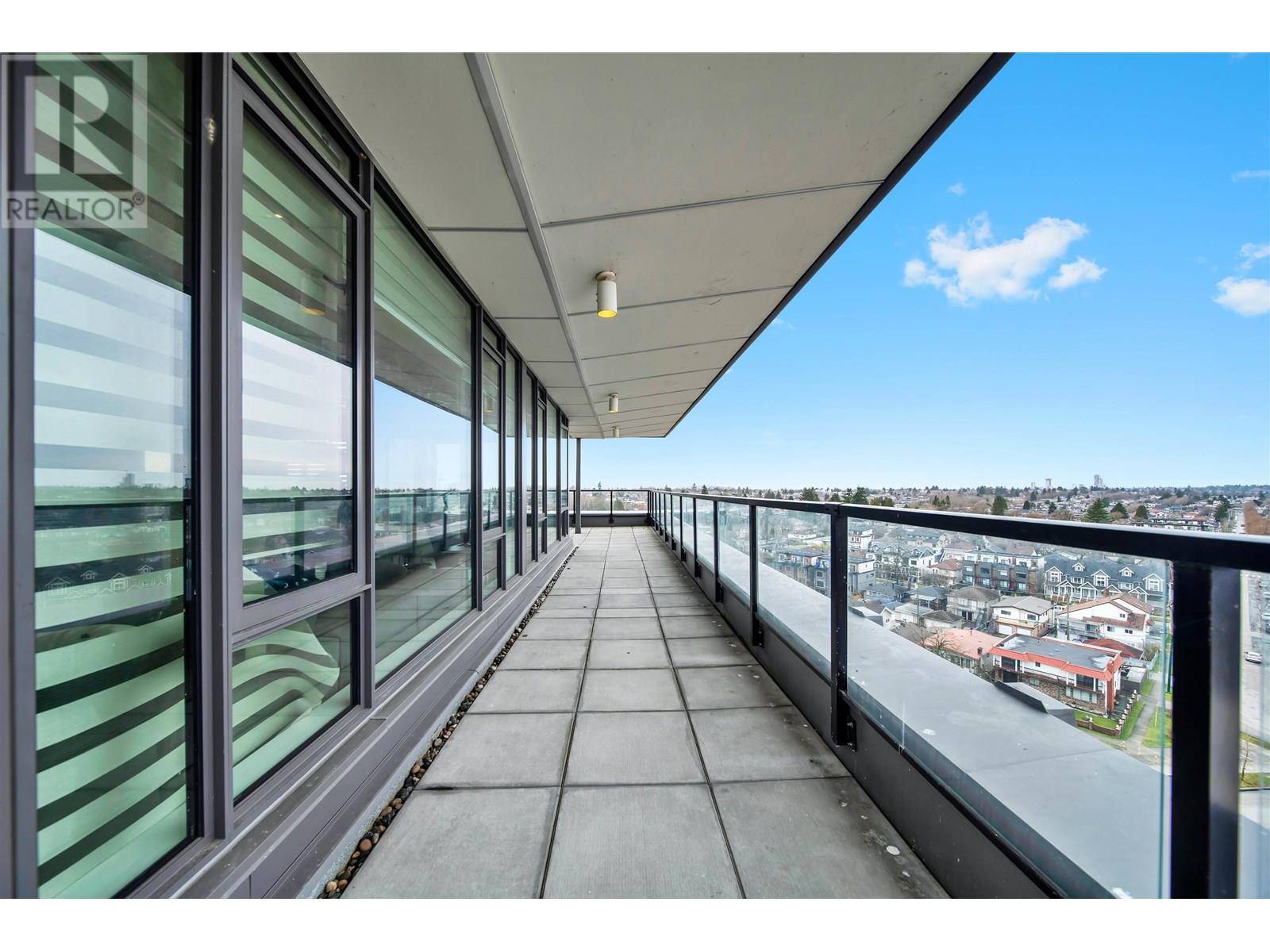 Vancouver, BC V5R0C3,2689 KINGSWAY #PH2