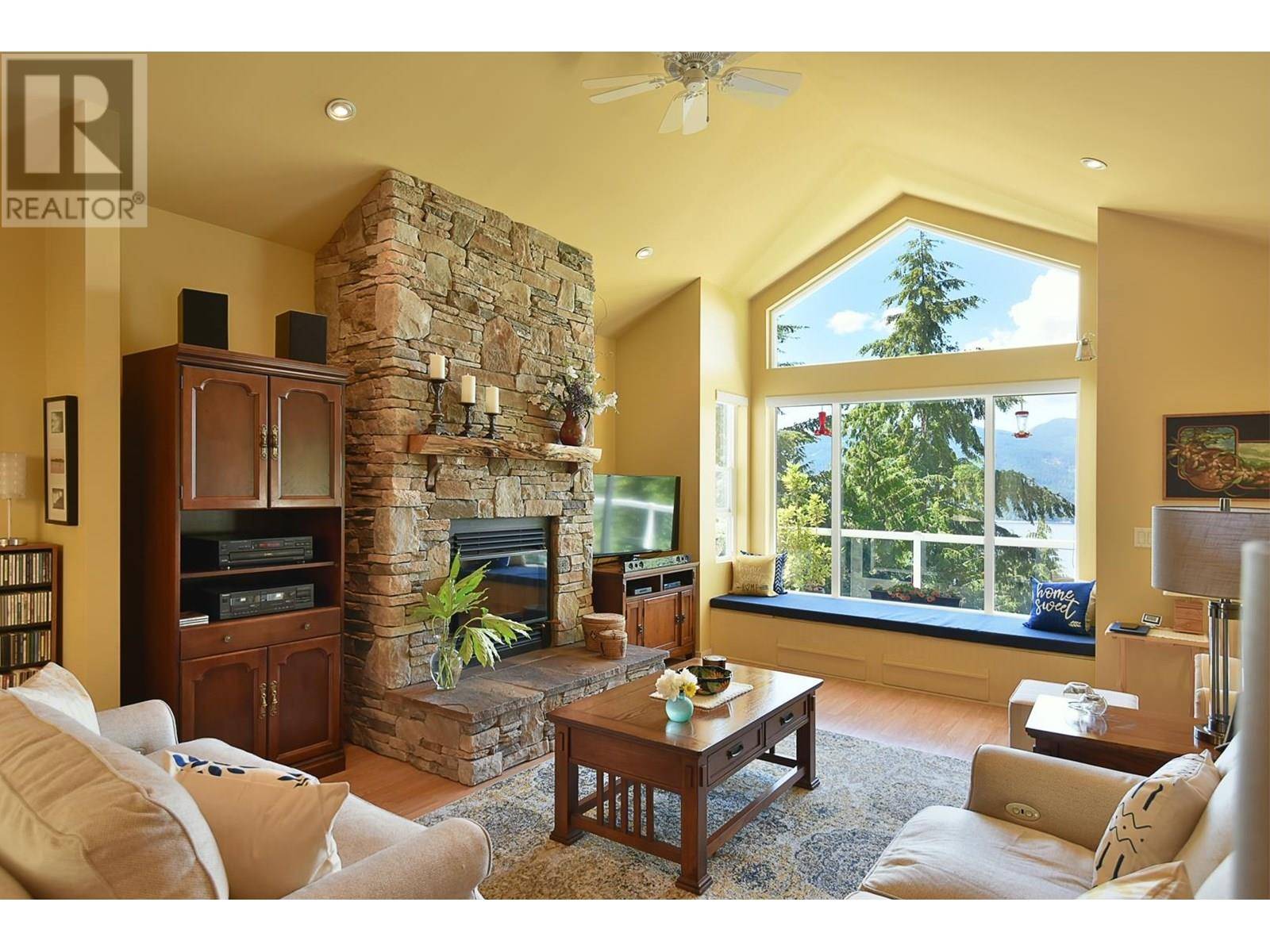 Sechelt, BC V7Z0P3,5870 SKOOKUMCHUK ROAD