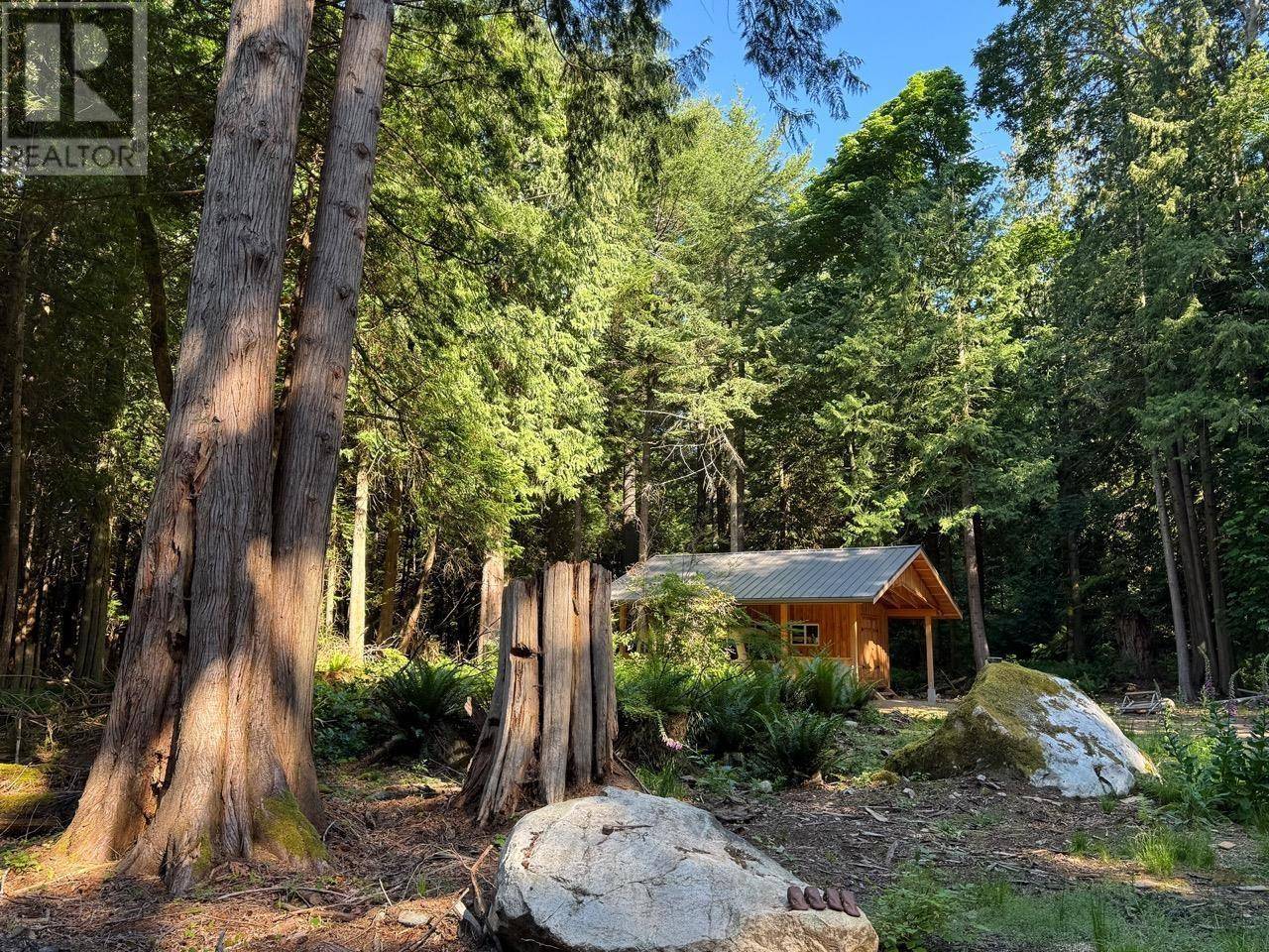 Halfmoon Bay, BC V0N3A0,315 HAIRY ELBOW ROAD