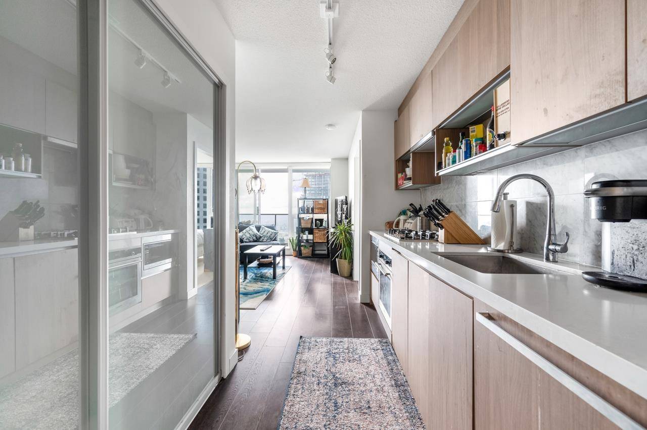 Surrey, BC V3T0L5,13696 100 #3805