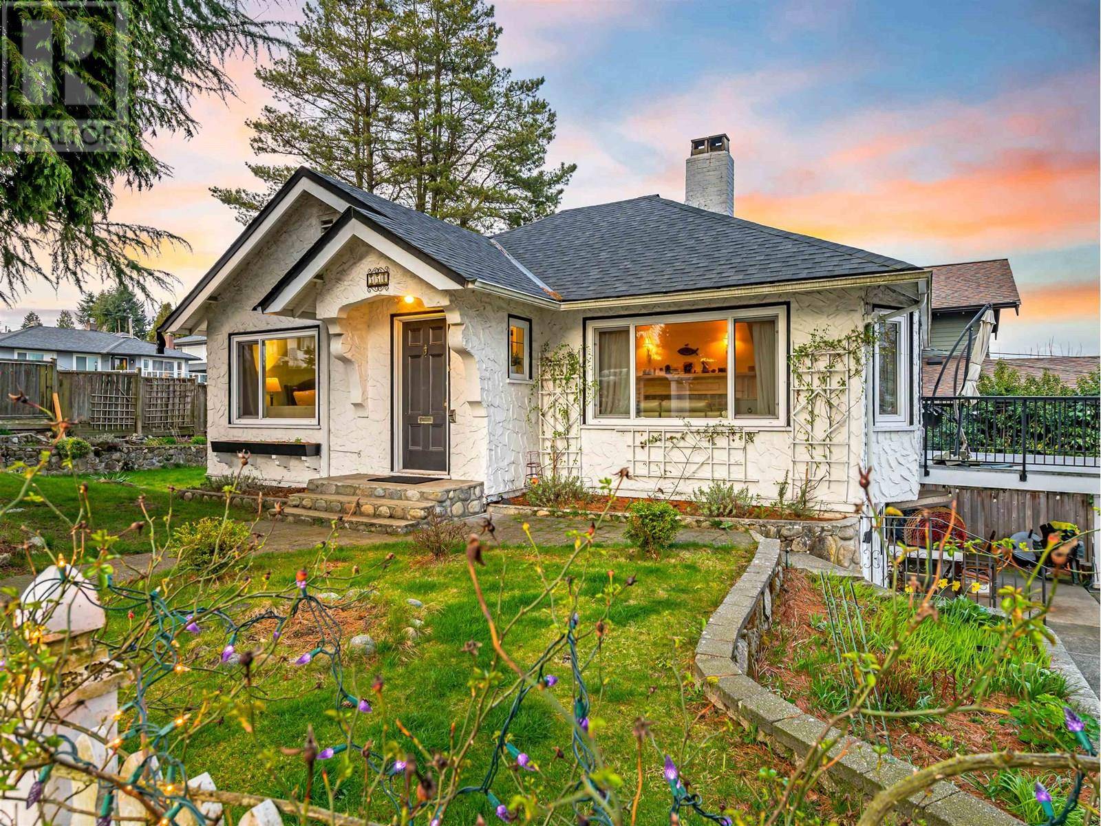 North Vancouver, BC V7L3Z3,550 SUTHERLAND AVENUE