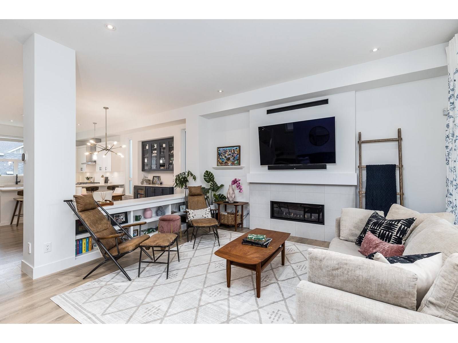 Langley, BC V2Y4K3,20487 77B AVENUE
