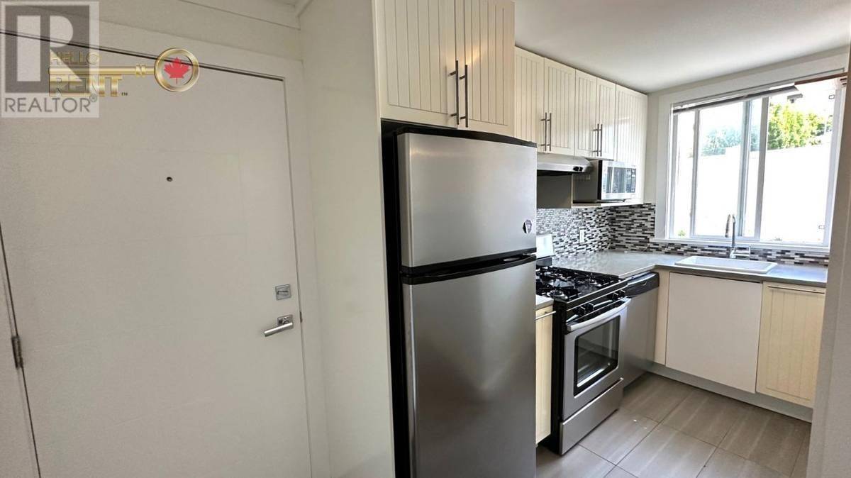 North Vancouver, BC V7M2E8,130 LONSDALE AVE #102