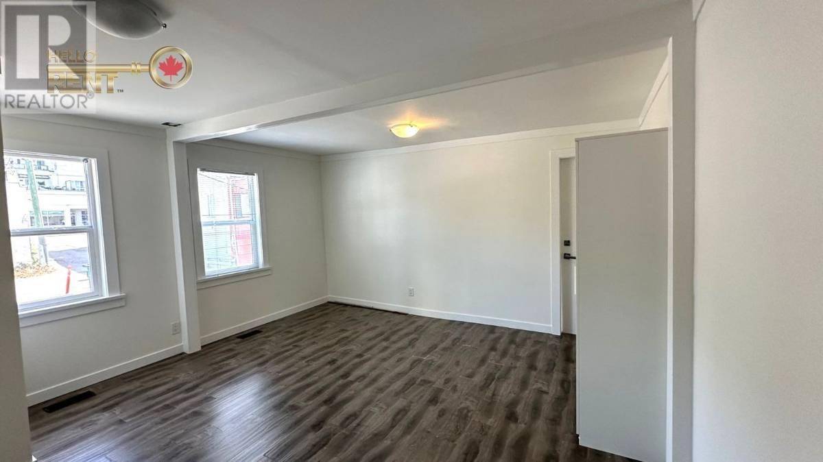 North Vancouver, BC V7M2E8,130 LONSDALE AVE #102