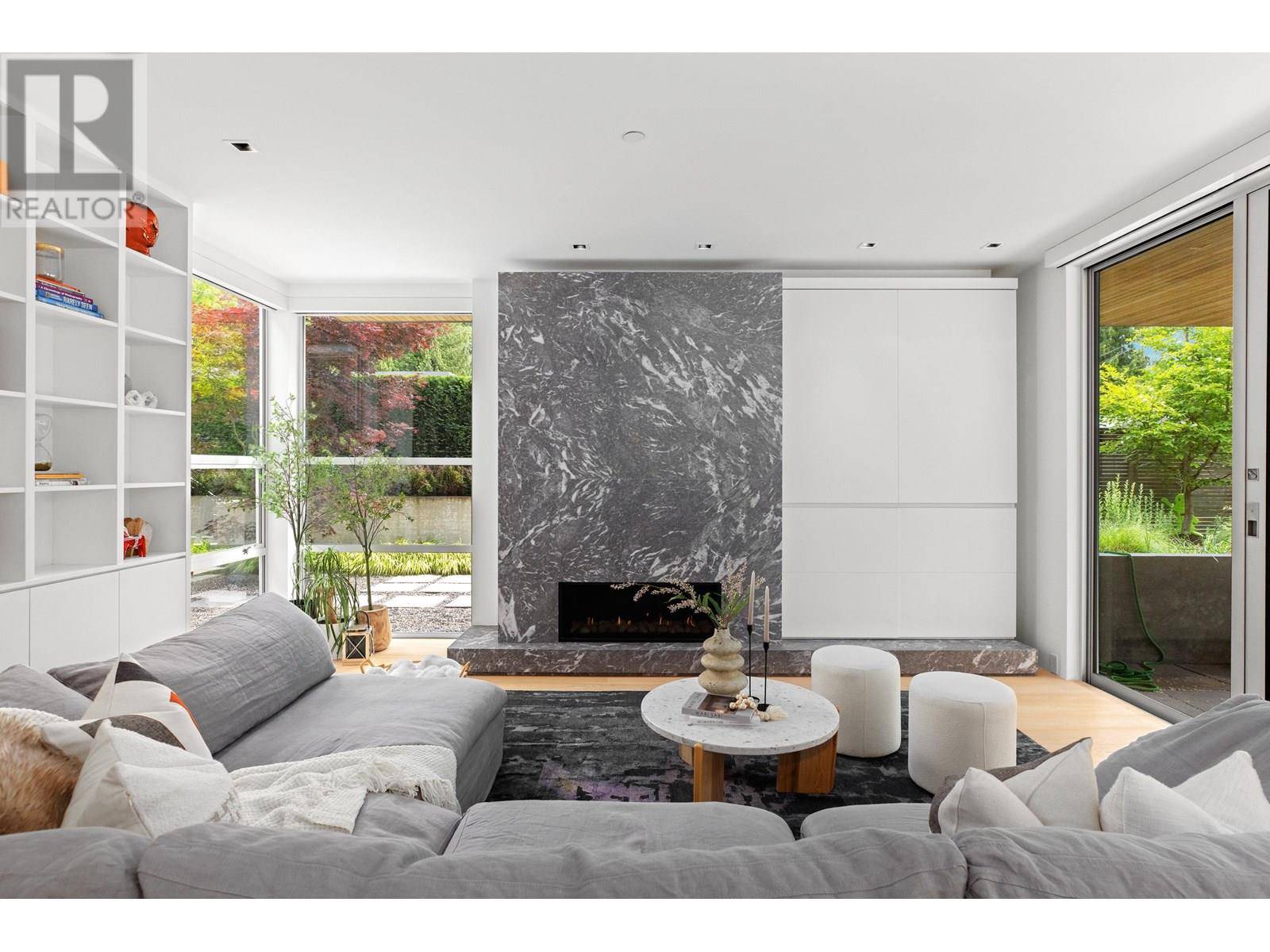 North Vancouver, BC V7R1R1,903 LEOVISTA AVENUE