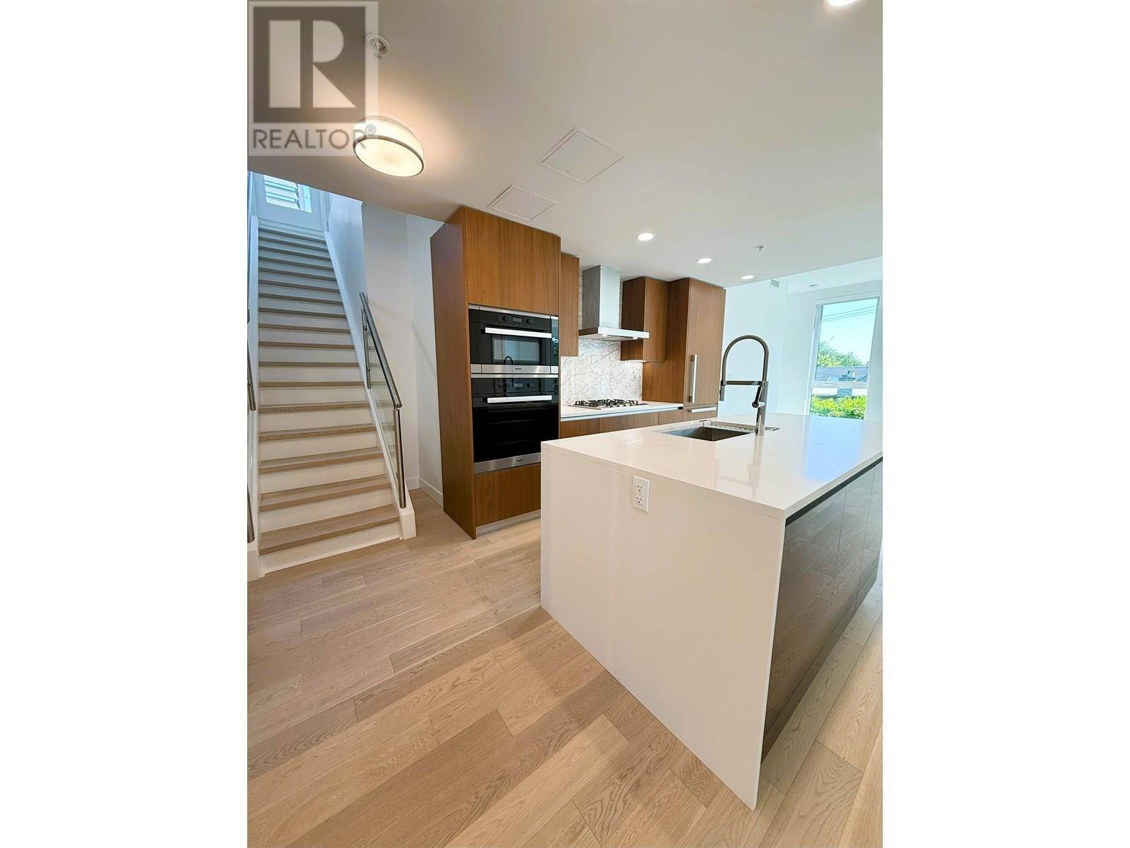 Vancouver, BC V6J3Y7,2888 ARBUTUS ST #404