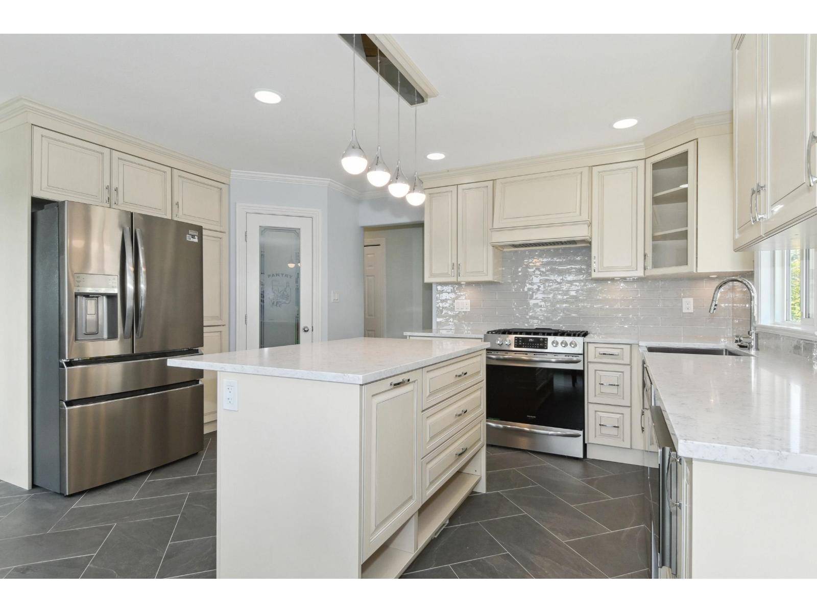 Mission, BC V2V7P7,32424 W BOBCAT DRIVE