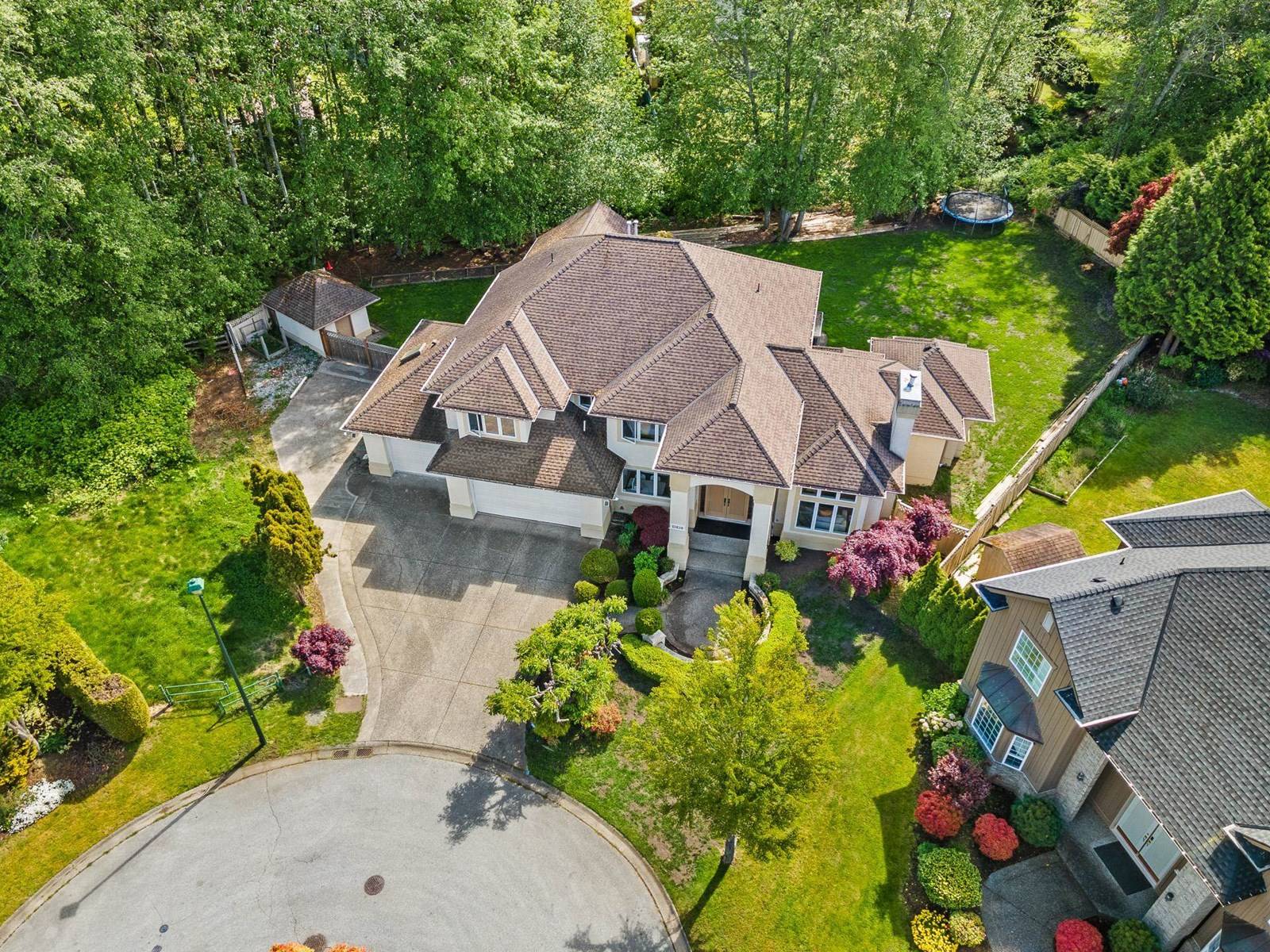 Surrey, BC V4A9V1,13638 23 AVENUE