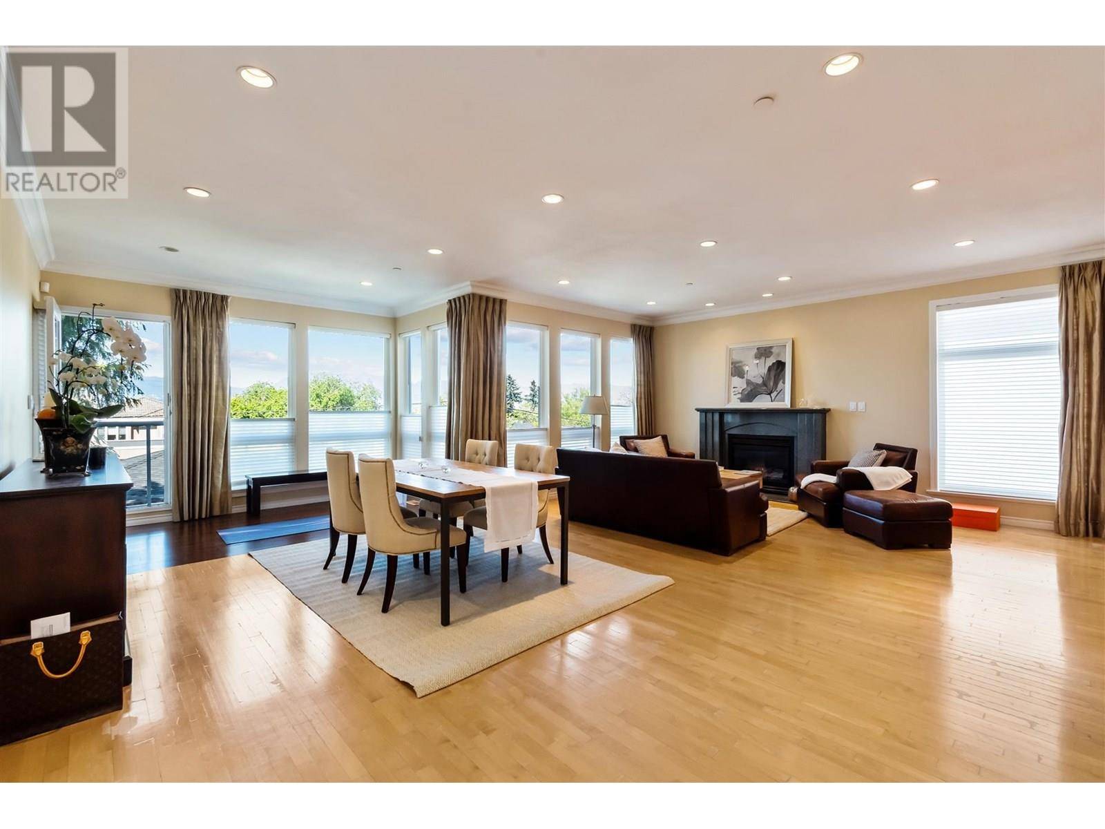 Vancouver, BC V6L1W6,3123 W 27TH AVENUE