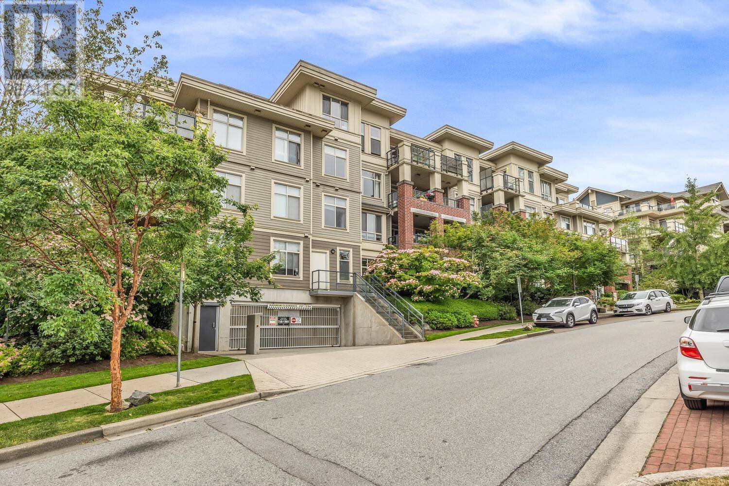 New Westminster, BC V3L0C3,270 FRANCIS WAY #208