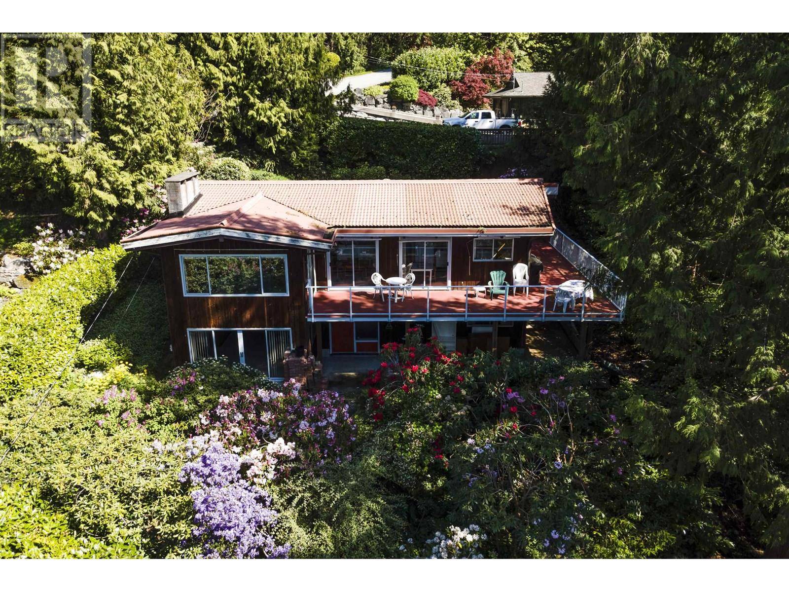 Lions Bay, BC V0N2E0,90 OCEANVIEW ROAD