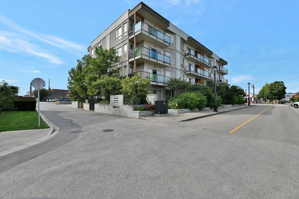 Langley, BC V3A0C6,20460 DOUGLAS #207