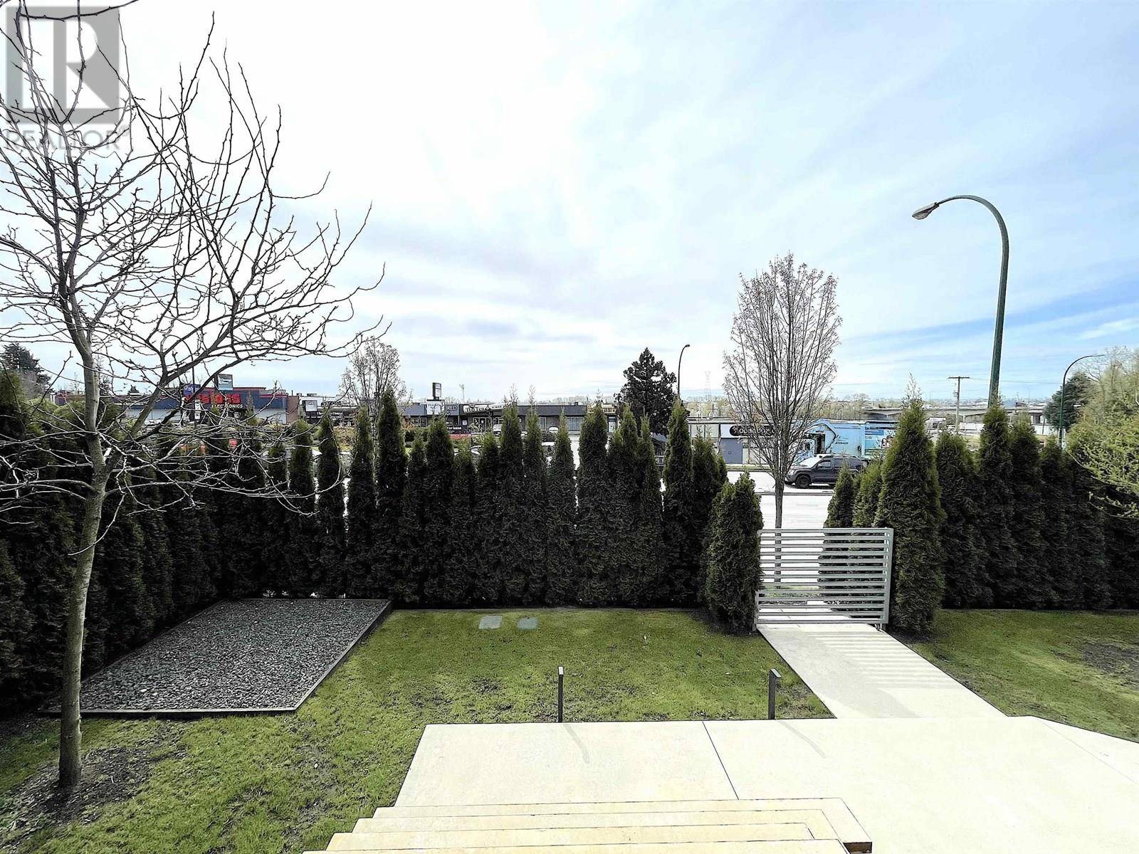 Vancouver, BC V5P2R5,1633 SE MARINE DRIVE