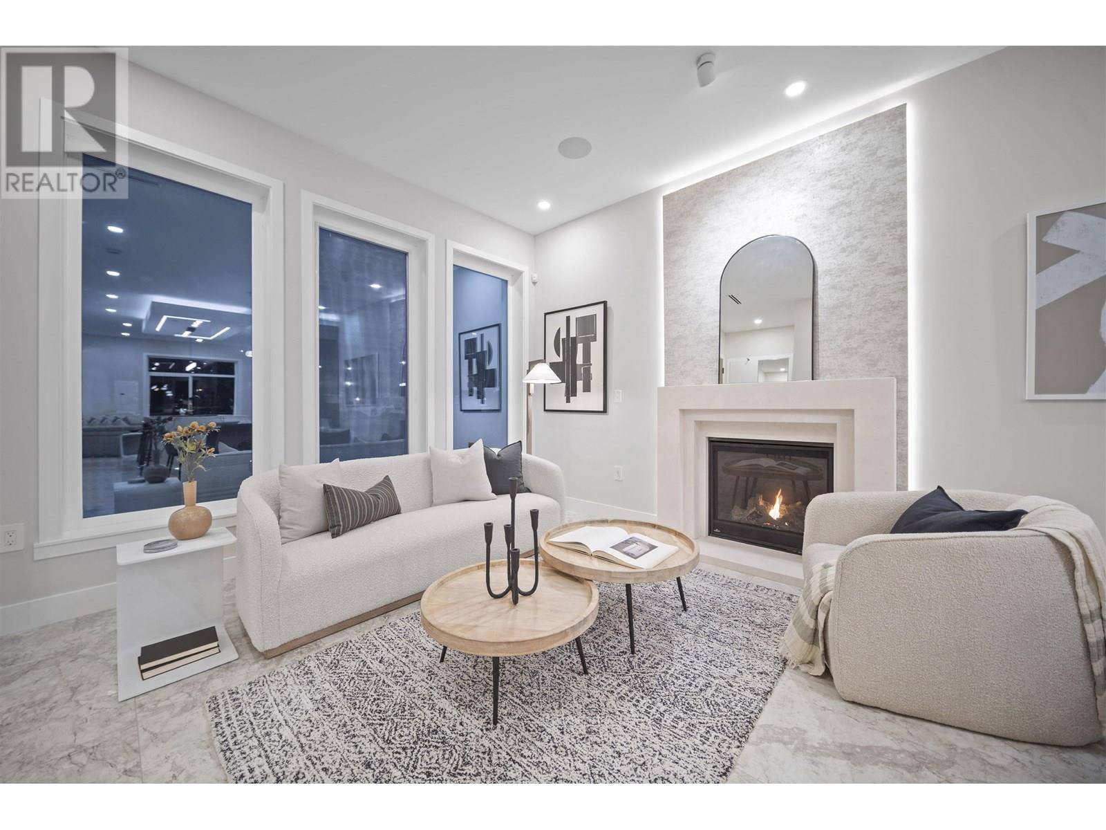 Vancouver, BC V6K2J4,2455 W 10TH AVENUE