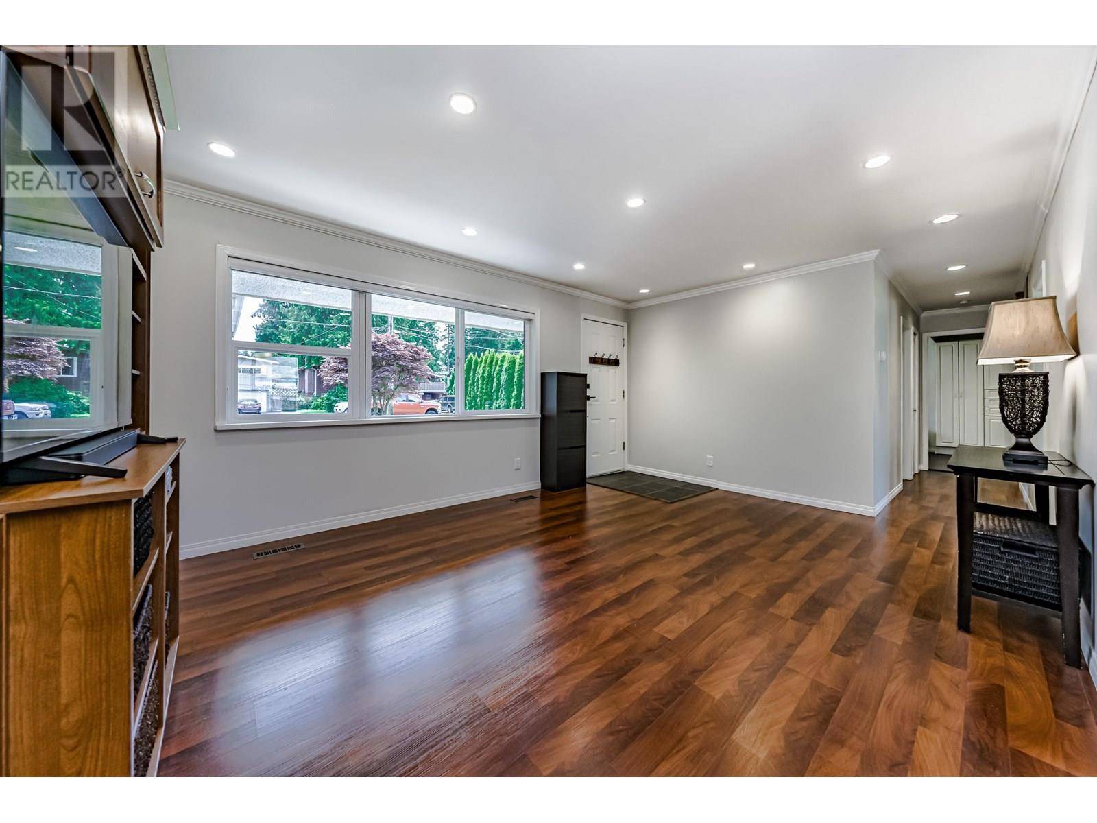 Port Coquitlam, BC V3B2H8,2643 LARKIN AVENUE