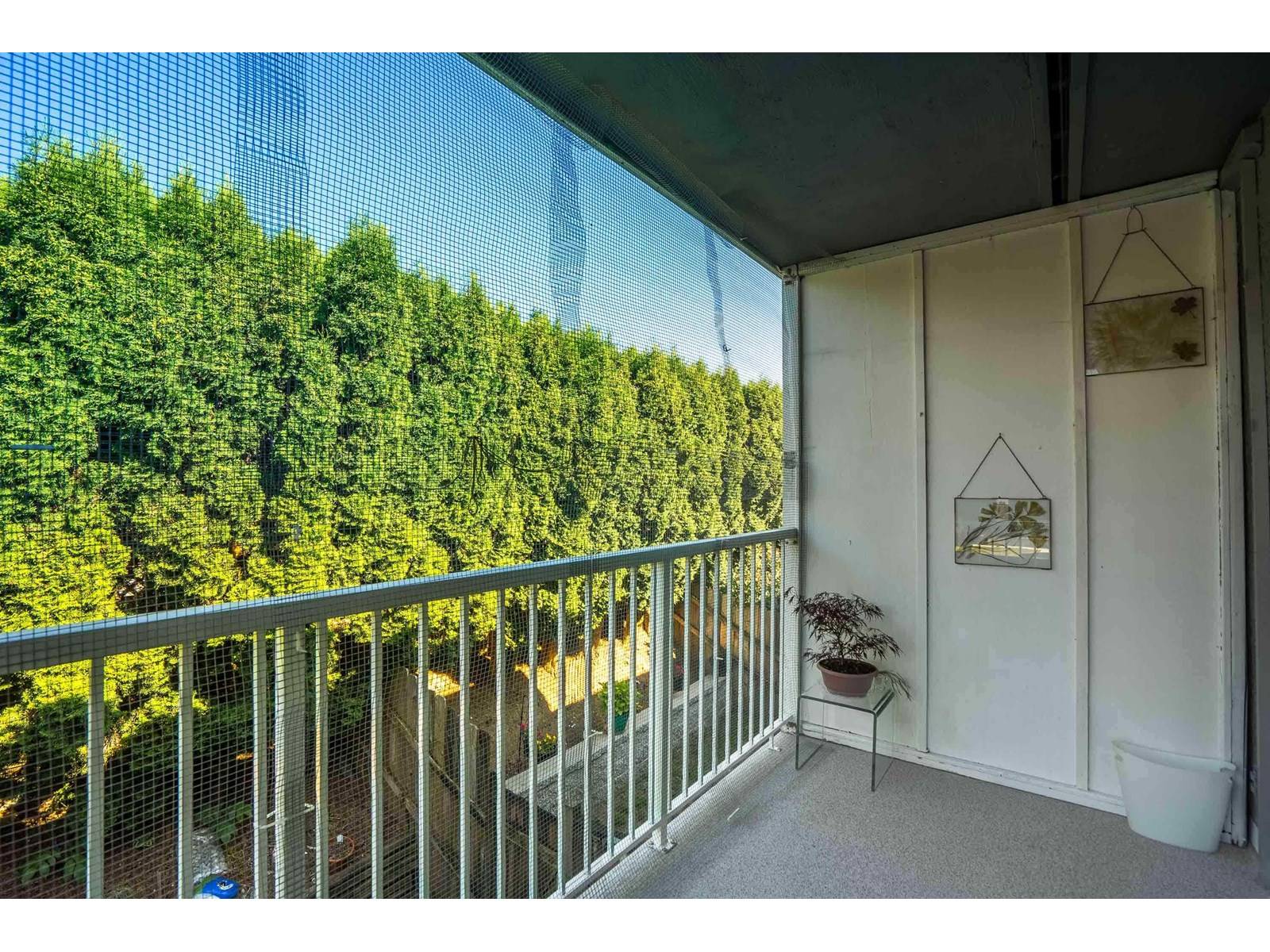 Abbotsford, BC V2S1R2,33900 MAYFAIR #1