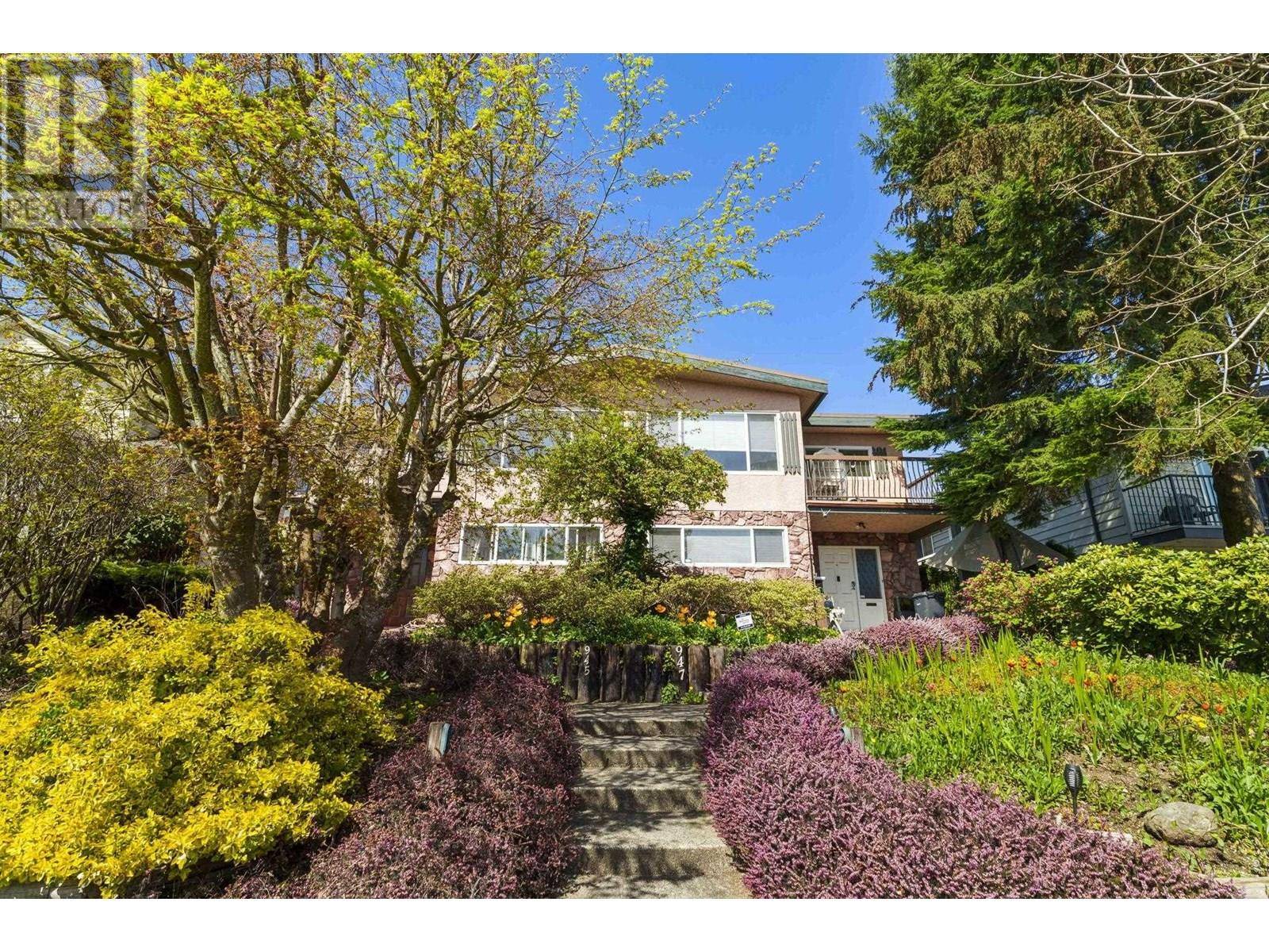 Coquitlam, BC V3K2G7,945 DELESTRE AVENUE