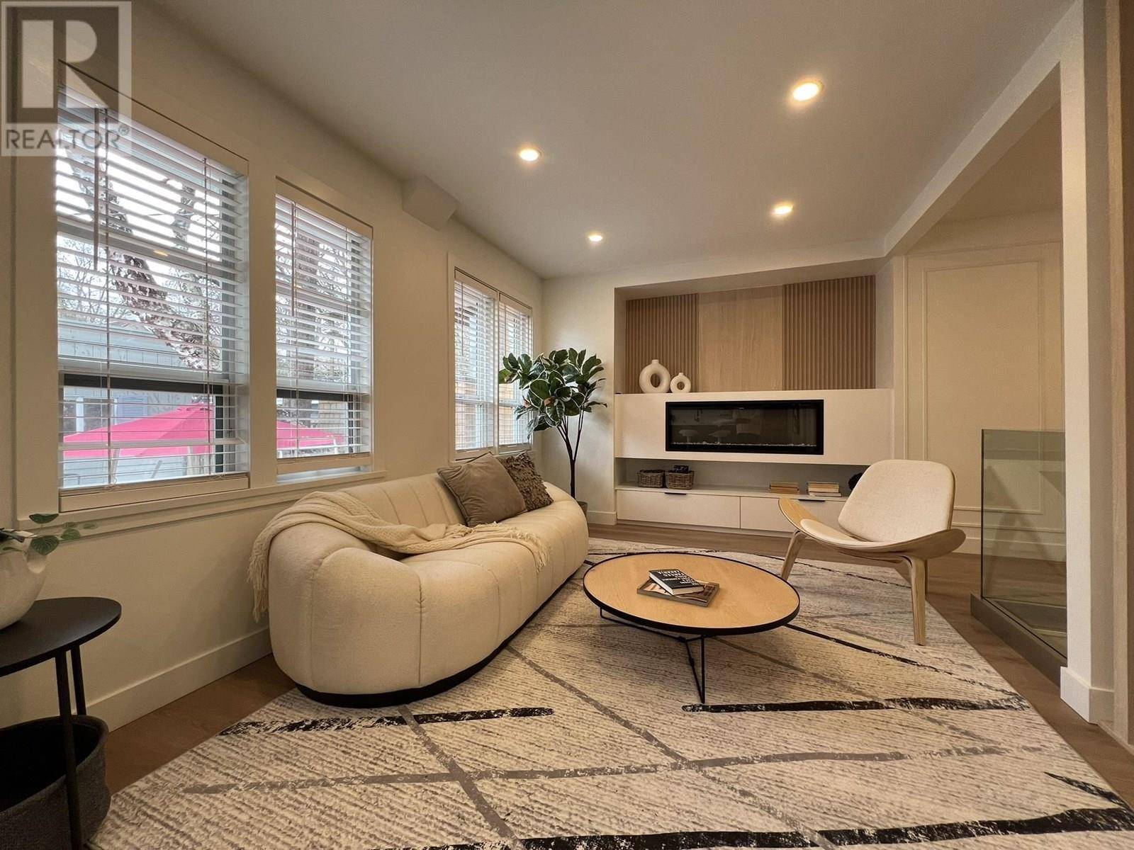 Vancouver, BC V6S1A1,3534 W 17TH AVENUE