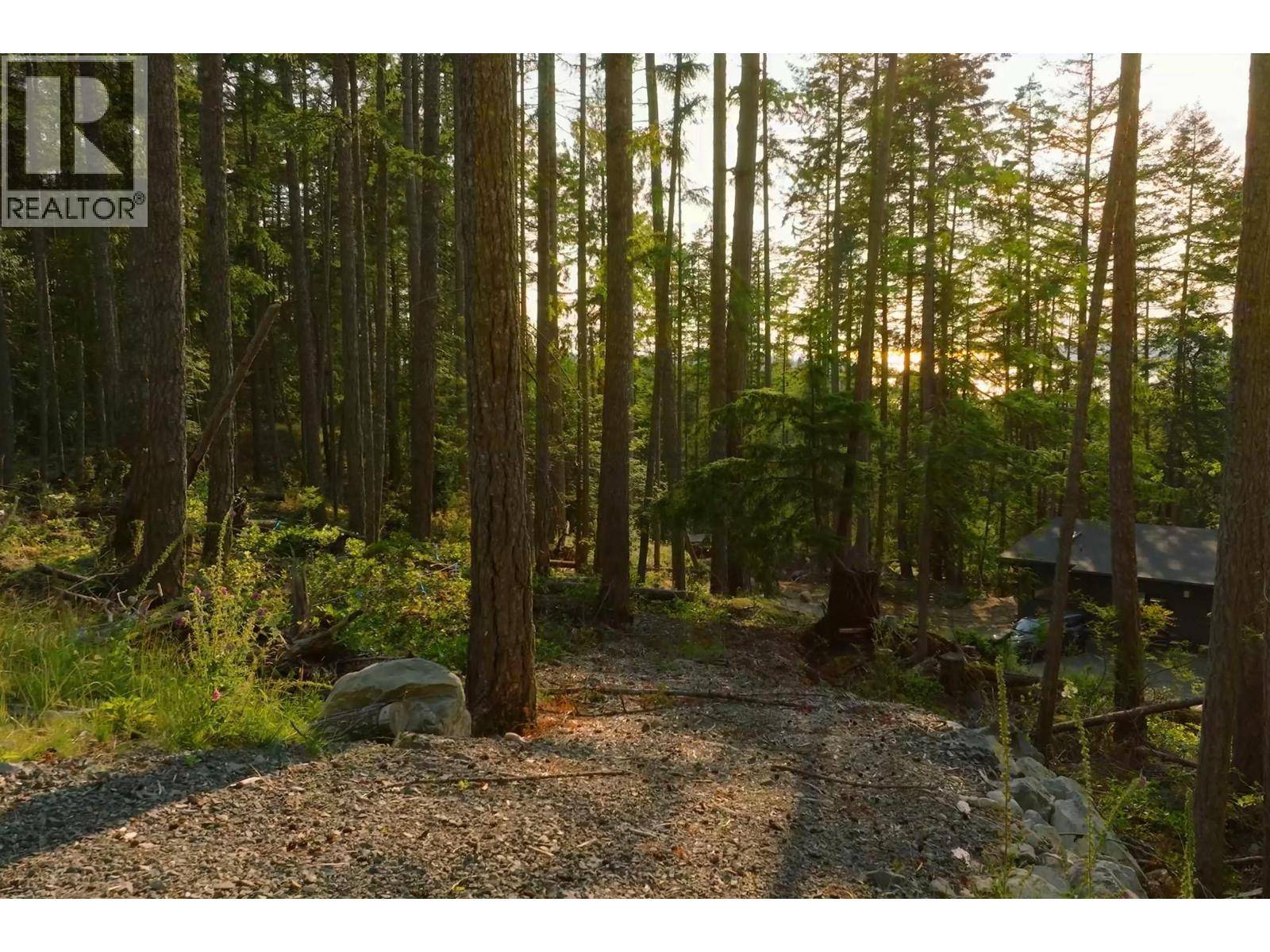 Bowen Island, BC V0N1G2,786 HAYES ROAD