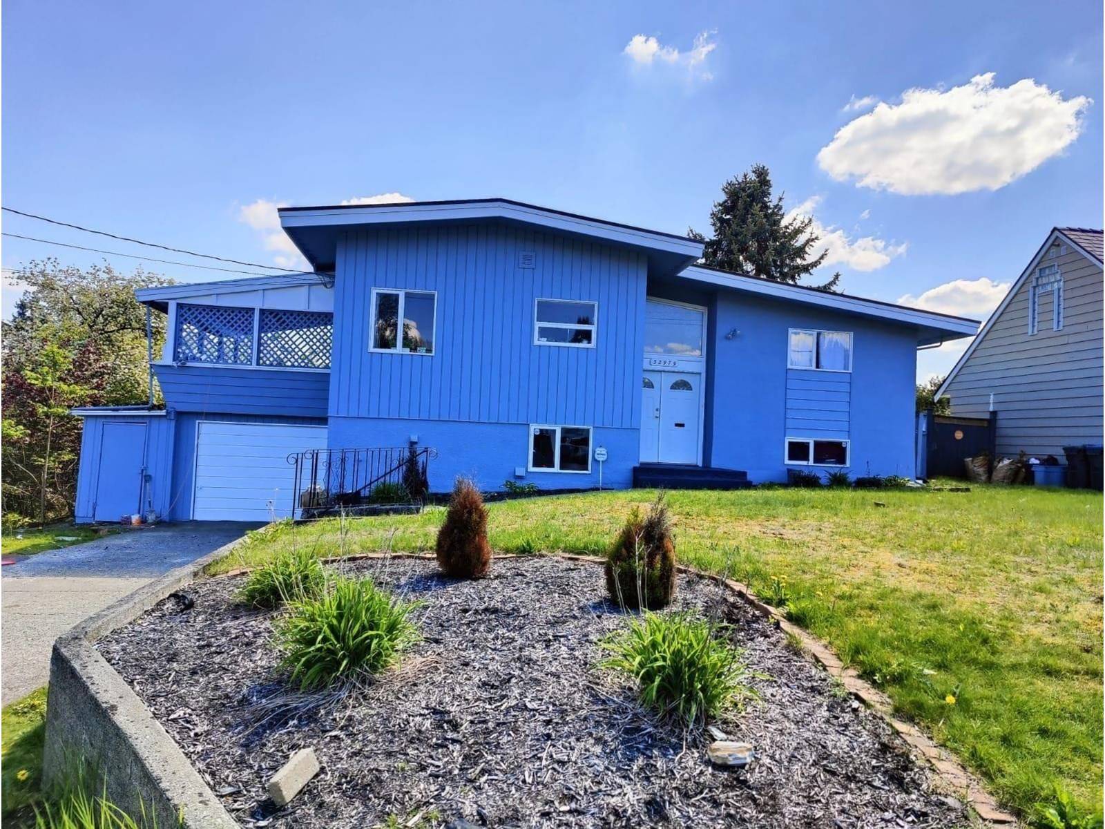 Mission, BC V2V2M8,32976 12 AVENUE