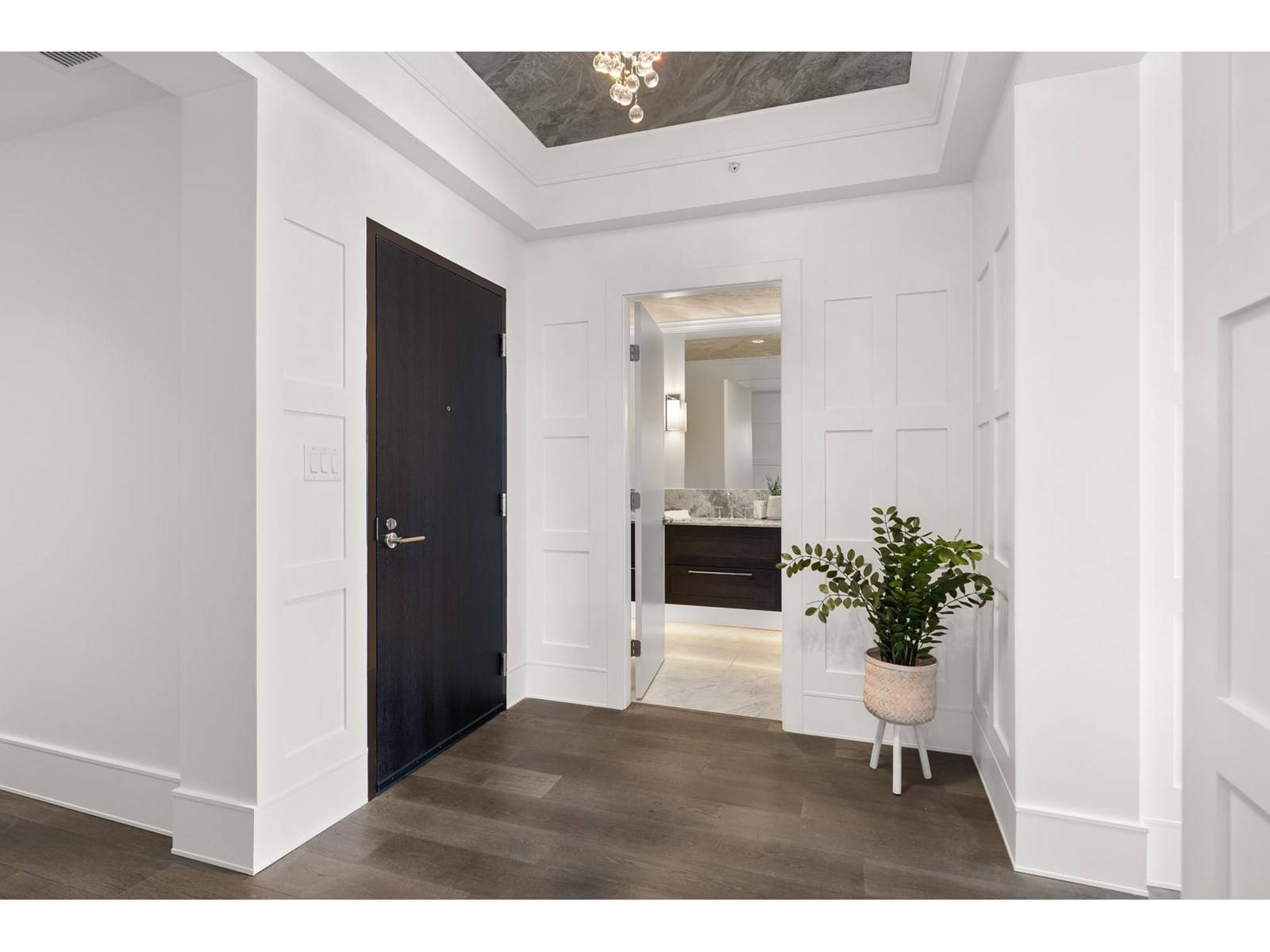 White Rock, BC V3Z2L5,1500 MARTIN #1701