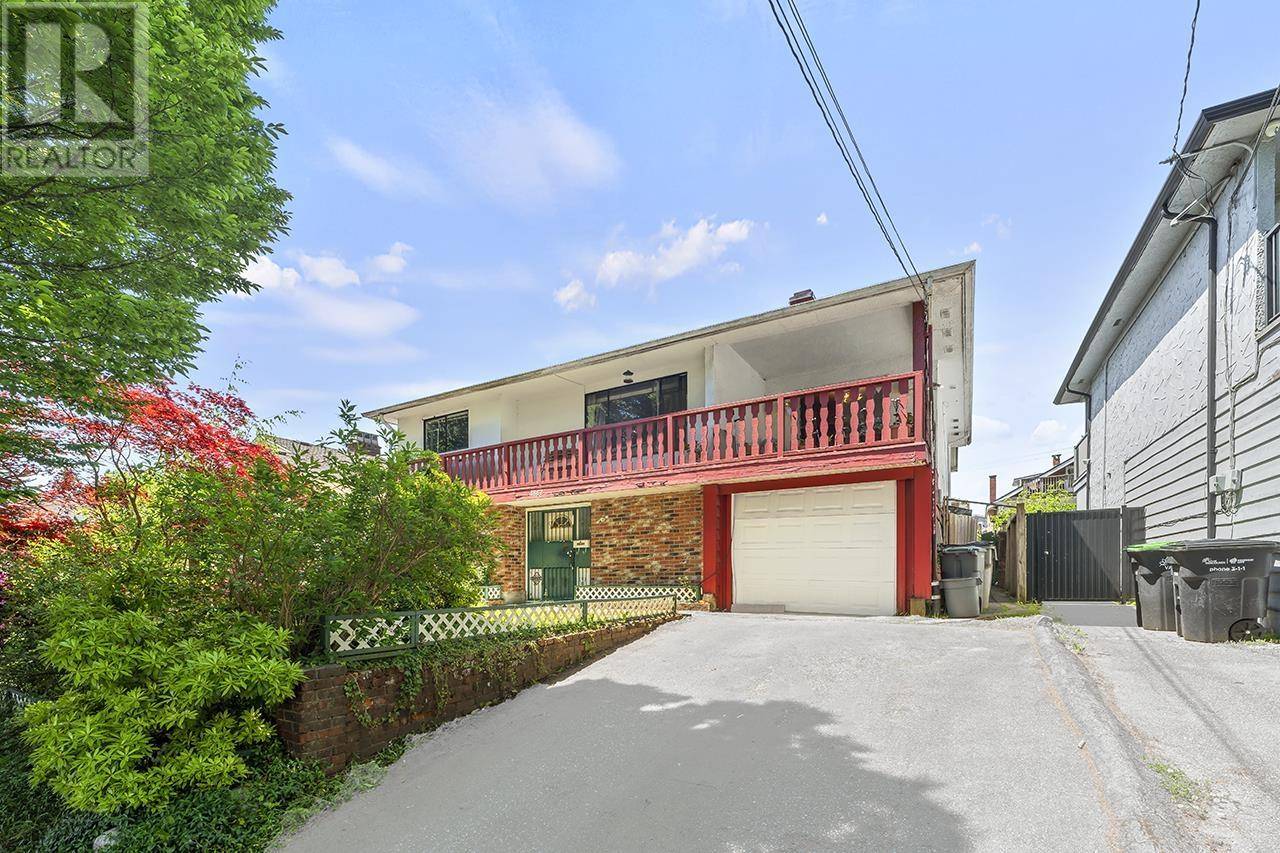 Vancouver, BC V5R3Z1,4867 CHATHAM STREET