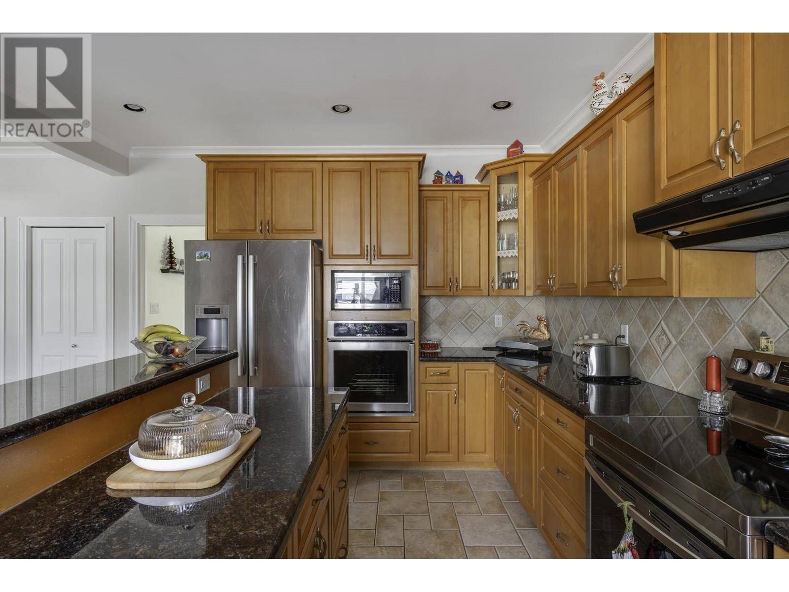 Burnaby, BC V5C3P1,4265 GRANT STREET