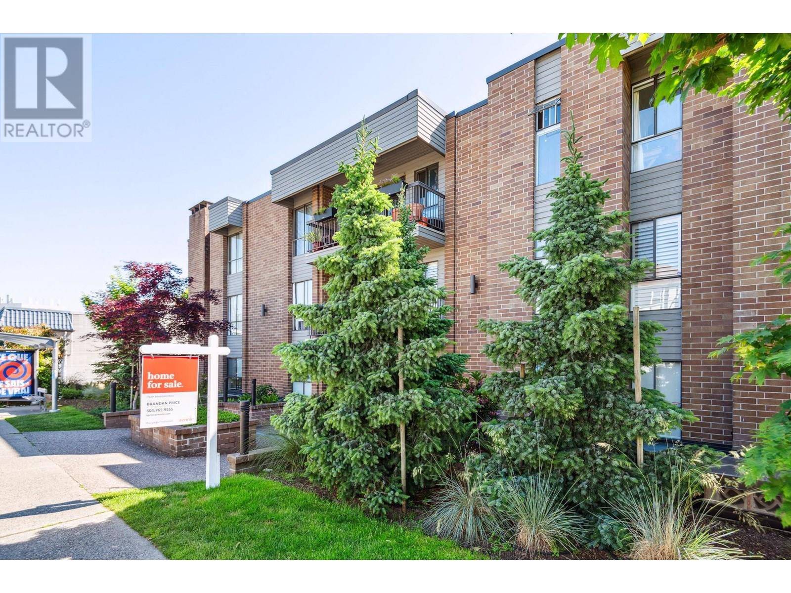 Vancouver, BC V6H2L3,3264 OAK ST #208
