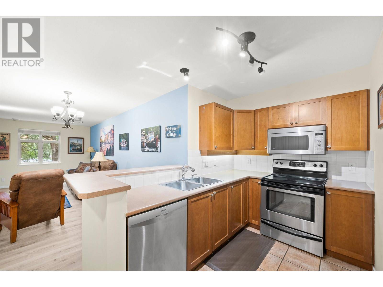 New Westminster, BC V3L5V3,18 SMOKEY SMITH PL #214