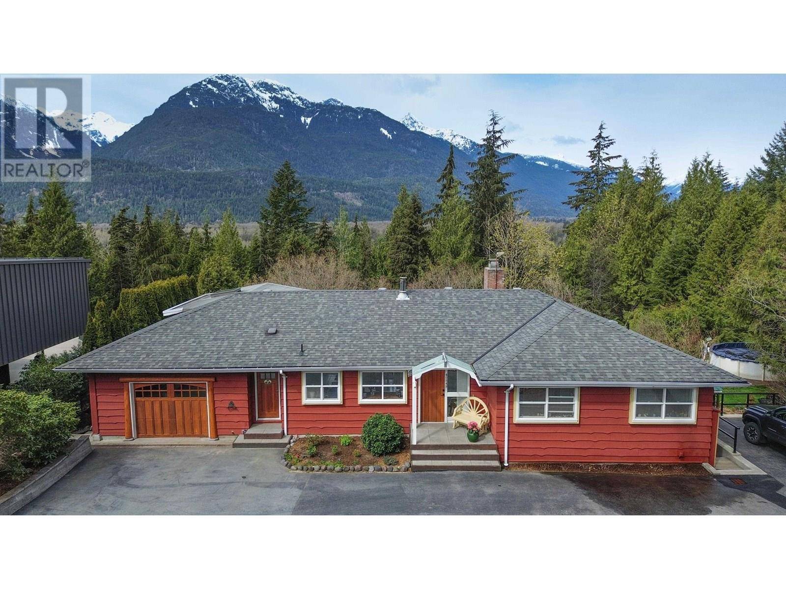 Squamish, BC V0N1T0,40549 AYR DRIVE