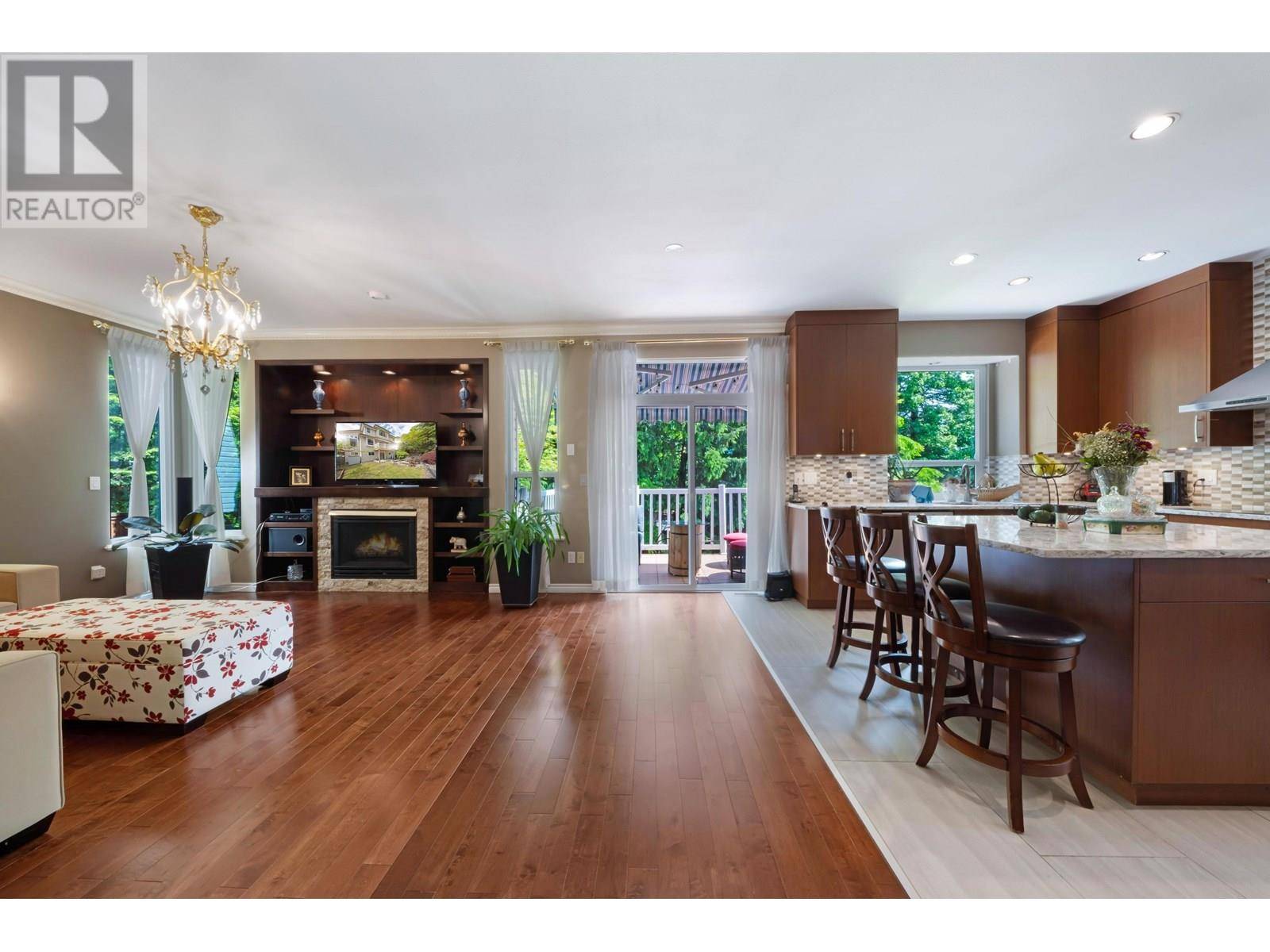 Port Moody, BC V3H5C1,6 LINDEN STREET